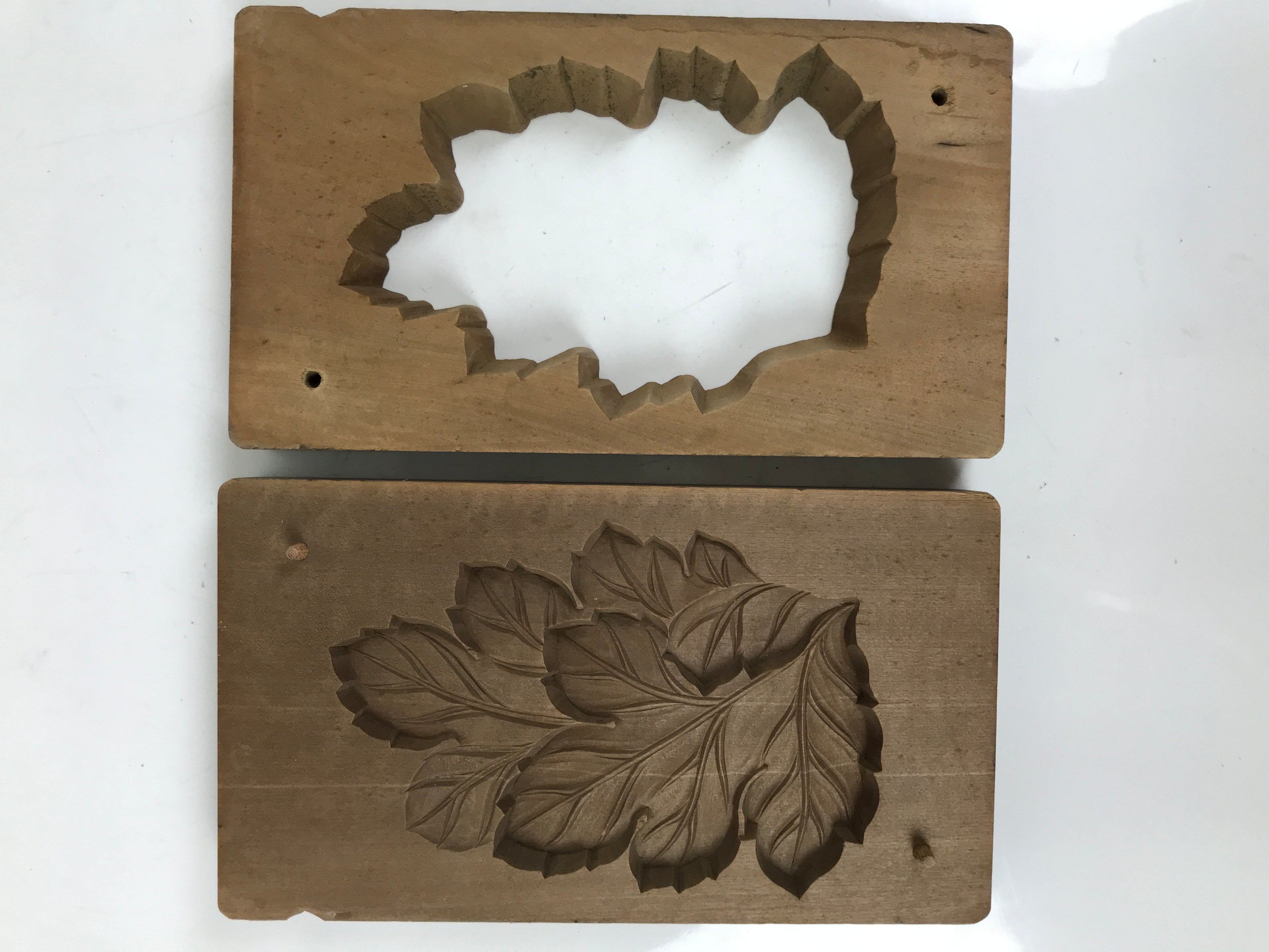 Japanese Wooden Kashigata Cake Mold Vtg Sweet Wagashi Chrysanthemum Leaf Kg656