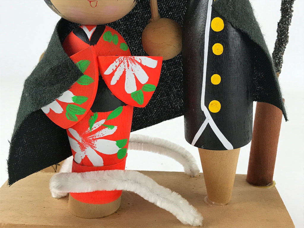 Japanese Wooden Kokeshi Doll Couple Statue Red Black Geta Stand Handmade BD948
