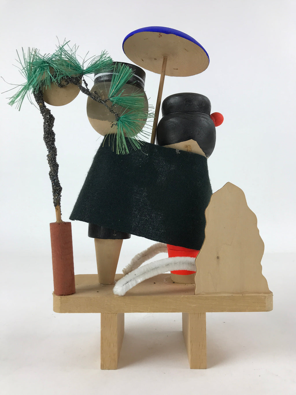 Japanese Wooden Kokeshi Doll Couple Statue Red Black Geta Stand Handmade BD948
