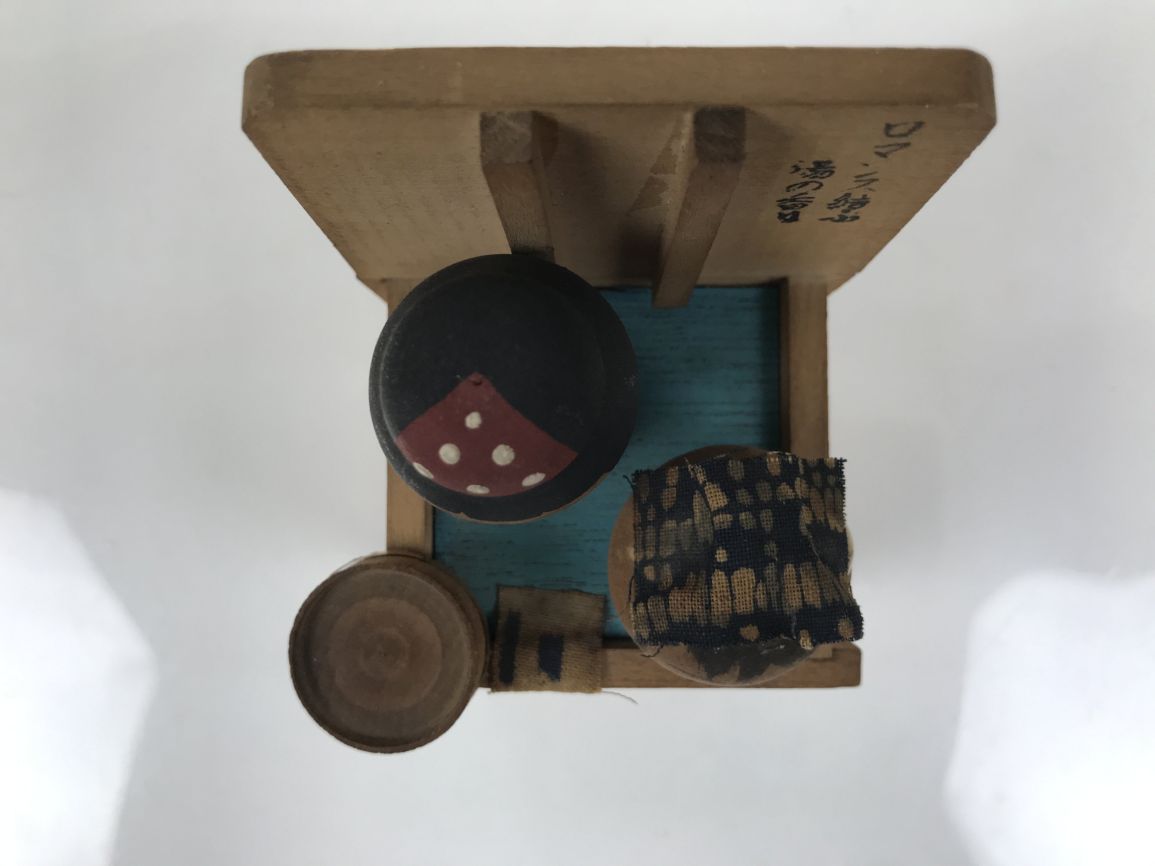 Japanese Wooden Kokeshi Doll Vtg Hot Spring Figurine Bath Smile Brown Blue K809