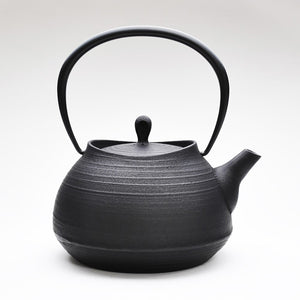 https://chidorivintage.com/cdn/shop/files/Tea-supplies-Iron-kettle-Brush-mark-1_0L-Black-Induction-cooker-200V-compatible-Nambu-ironware-Metalwork_300x300.jpg?v=1690917931