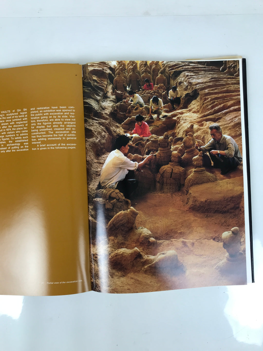 The First Emperor's Terracotta Legion Book 1st Edition Vtg China TTP Color HN29