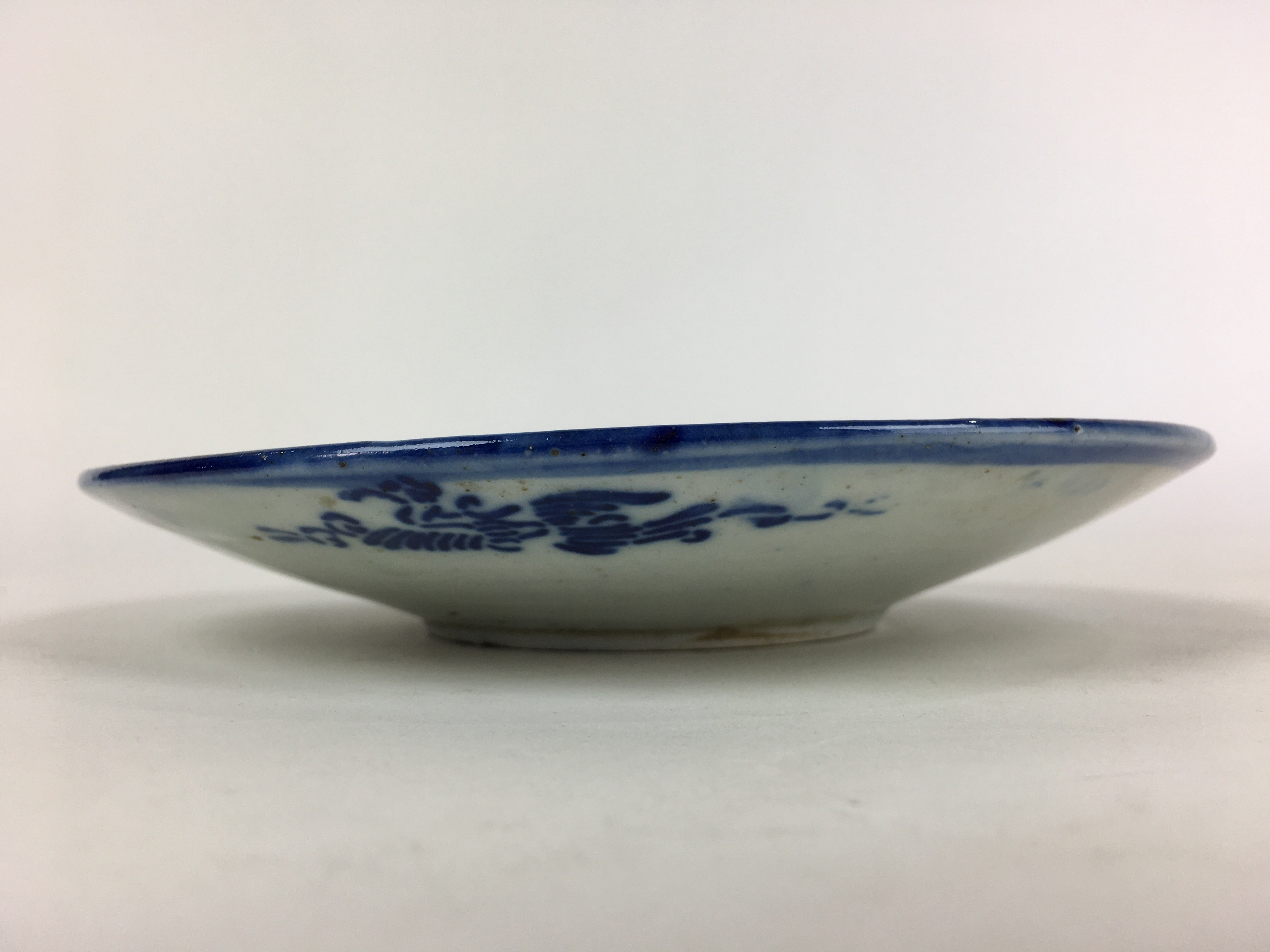 https://chidorivintage.com/cdn/shop/products/Antique-C1880-Japanese-Porcelain-Plate-Sometsuke-Blue-Flower-Sara-PY28-8.jpg?v=1662664607