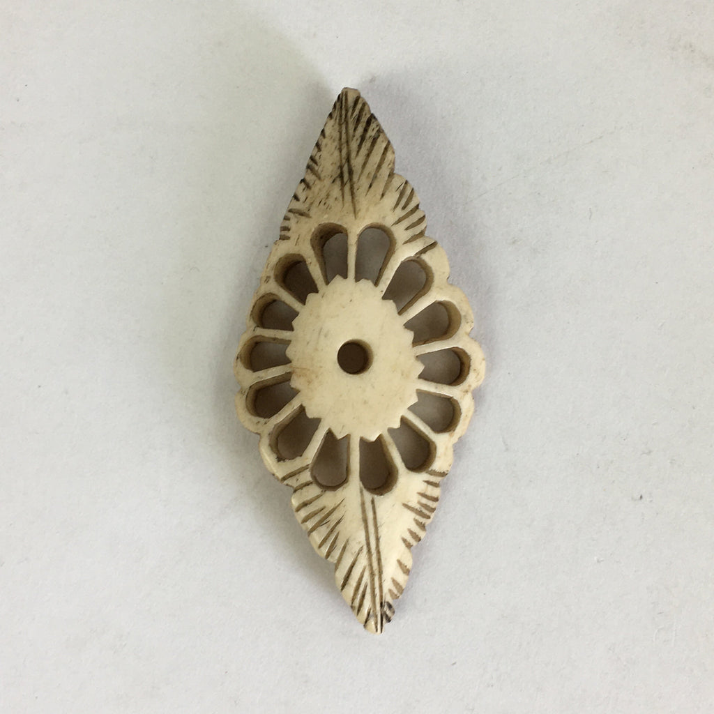 Antique C1900 Japanese Netsuke Ojime White Diamond Shape Meiji Era JK322