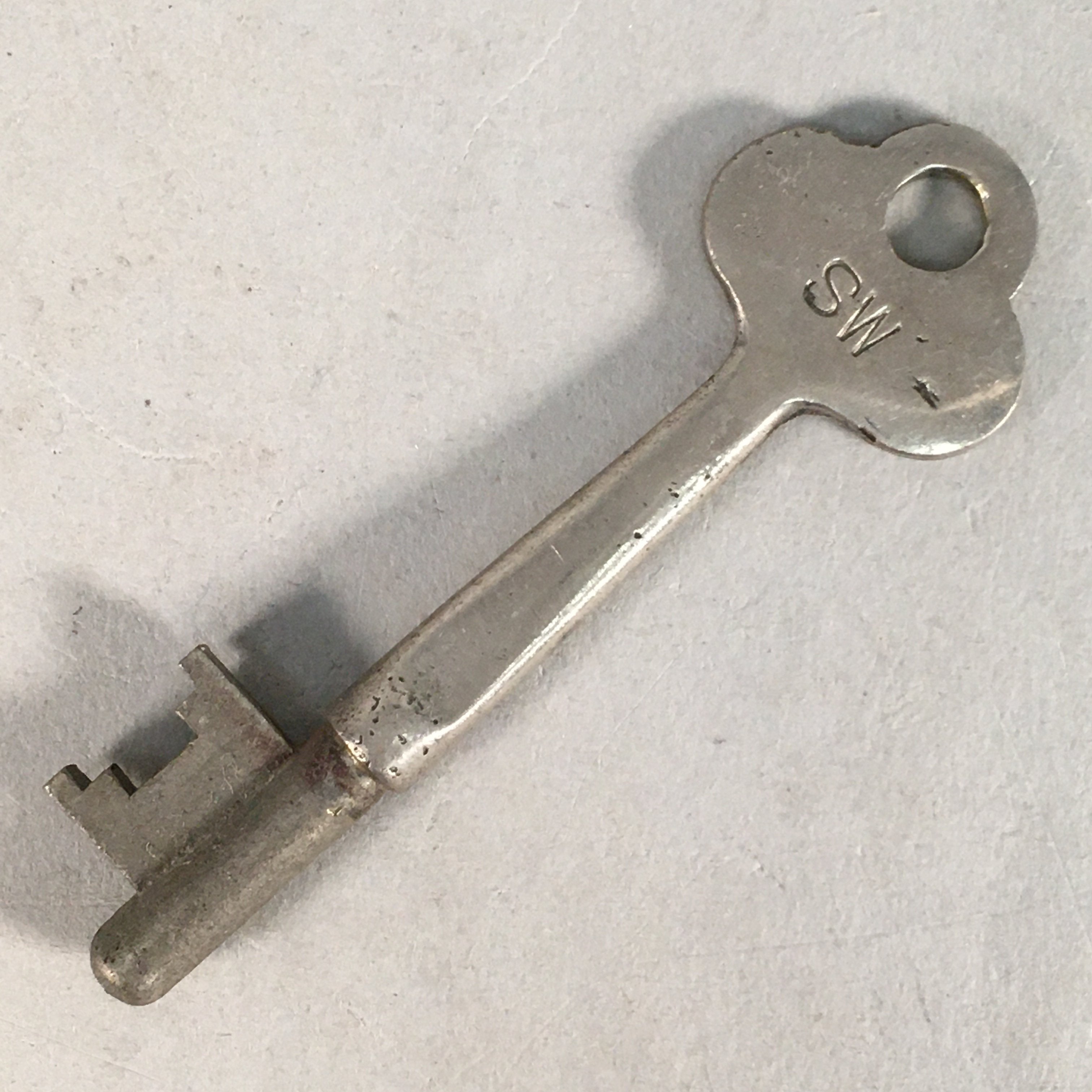 Antique Japanese Skeleton Key Vtg C1930 Silver 3 leaves Engraved SW JK21