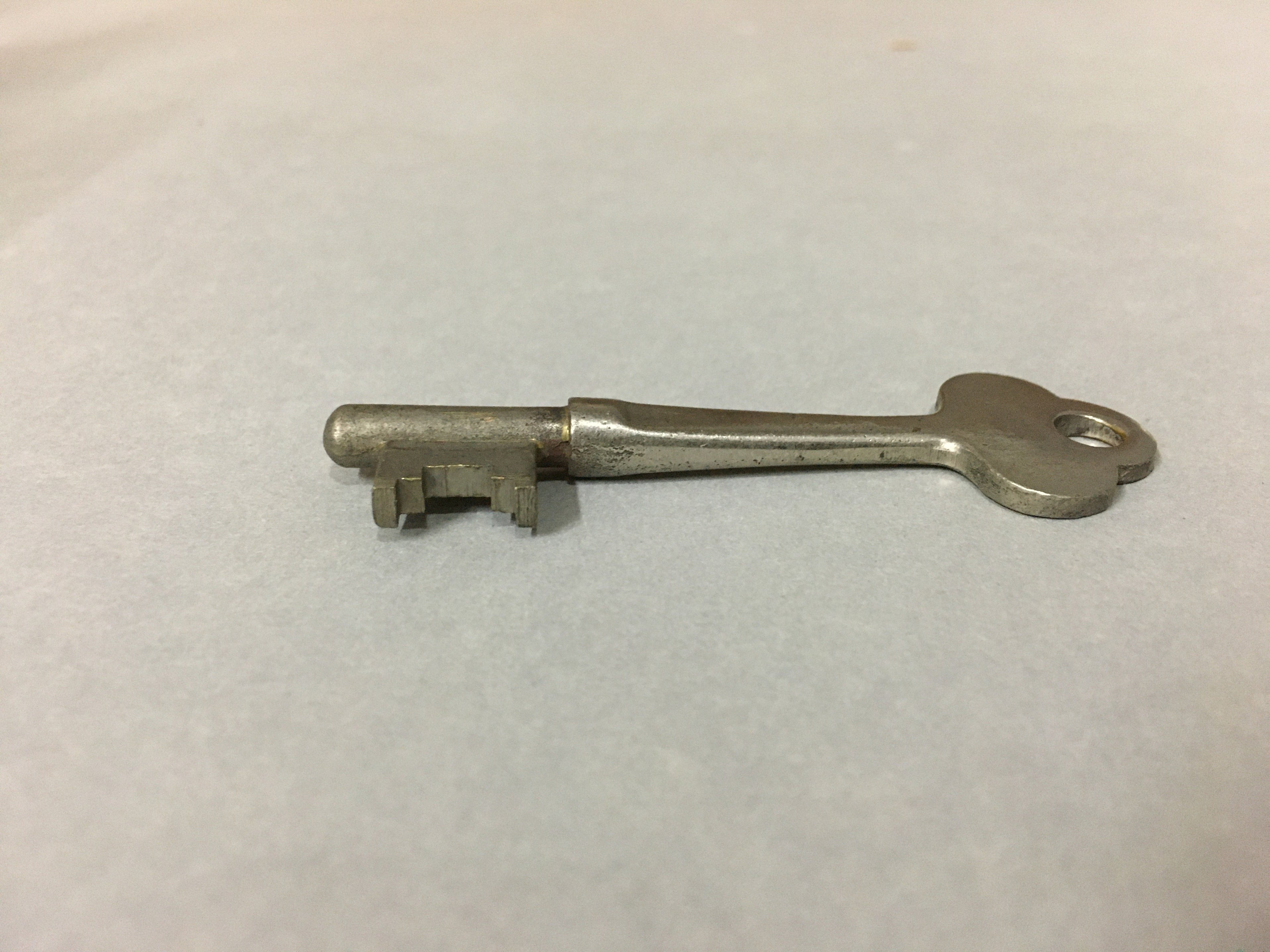 Antique Japanese Skeleton Key Vtg C1930 Silver 3 leaves Engraved SW JK21