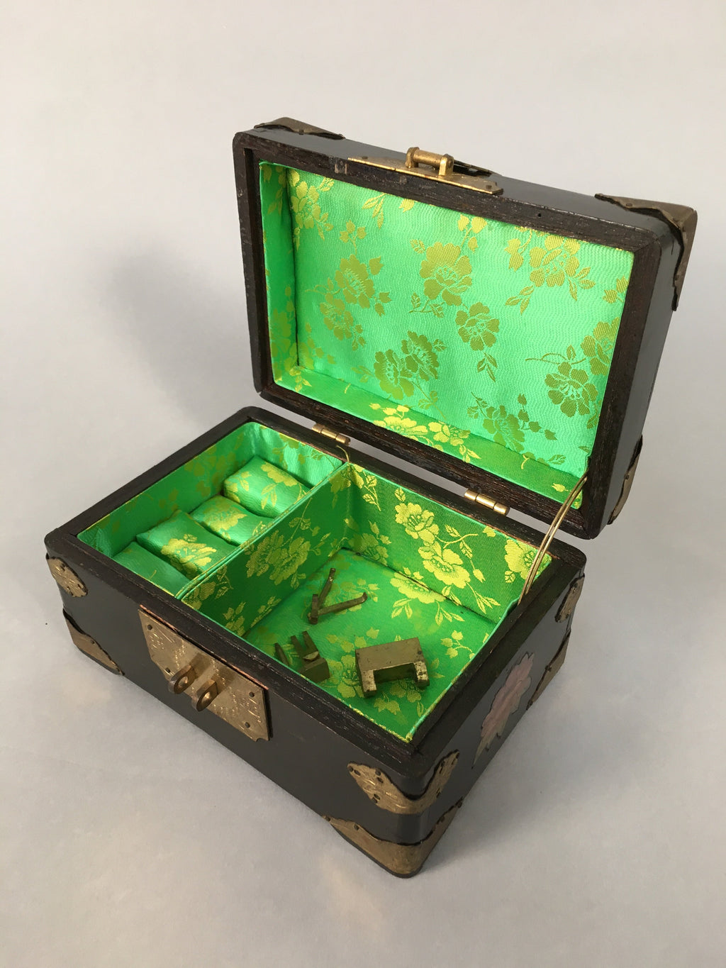 Antique Japanese Wooden Jewelry Box 1900 Shell Inlay Lock Key Embroidery T233