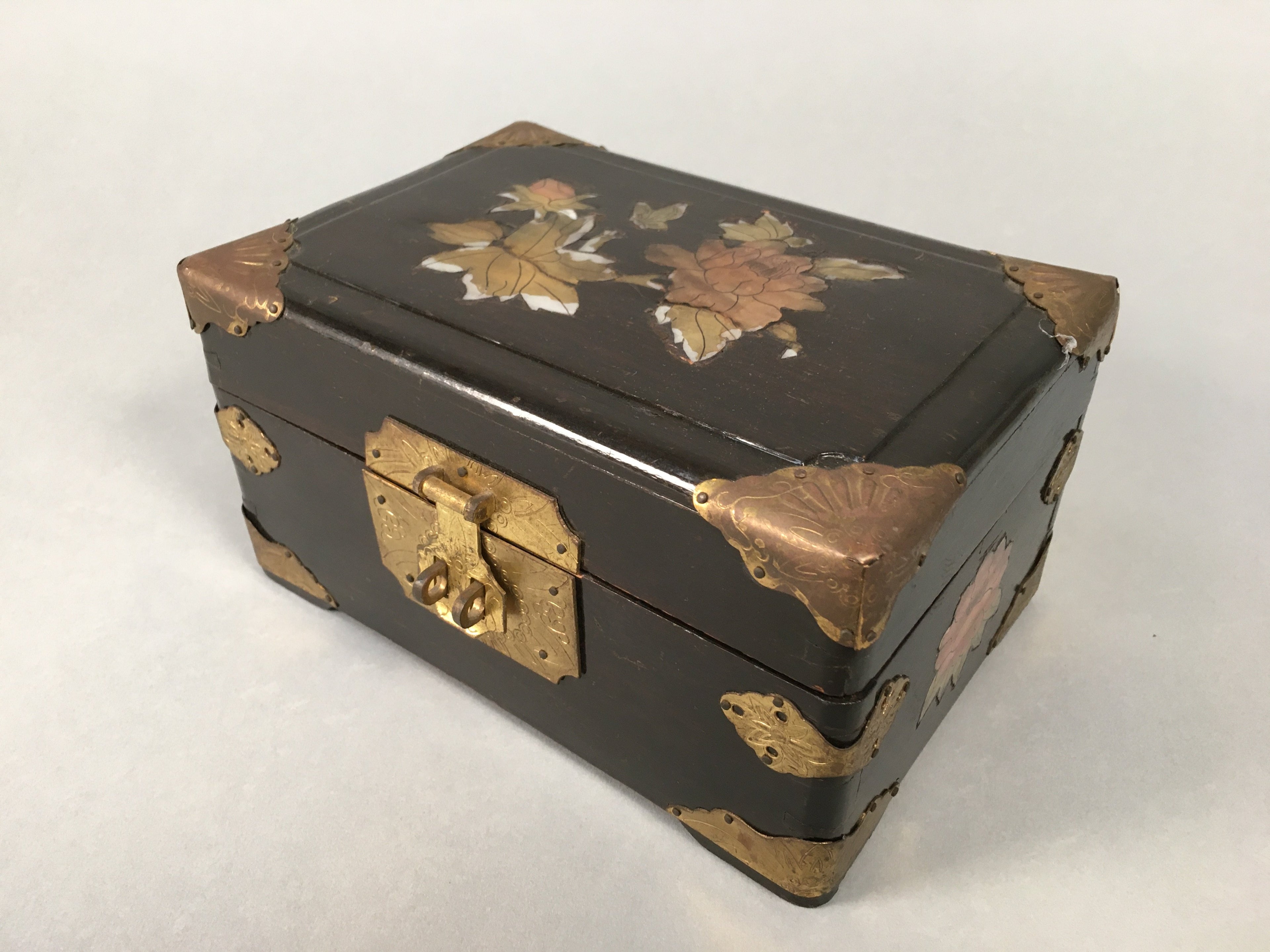 Antique Japanese Wooden Jewelry Box 1900 Shell Inlay Lock Key Embroidery T233