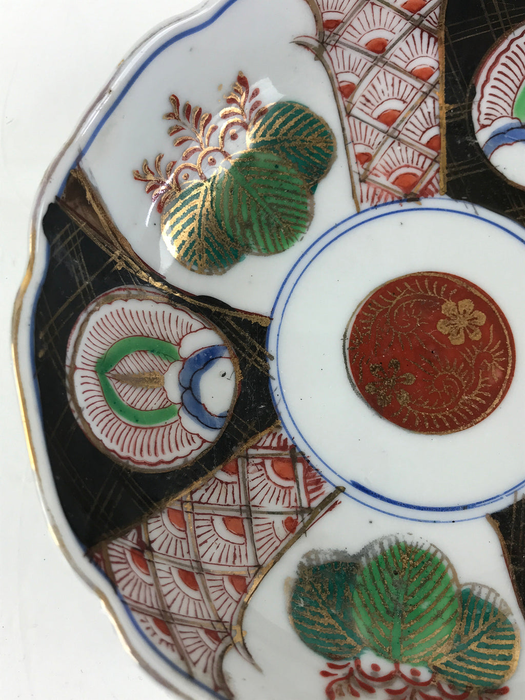 Antique Japanese koimari Arita Ware Porcelain Bowl Red Green Floral Design PY198