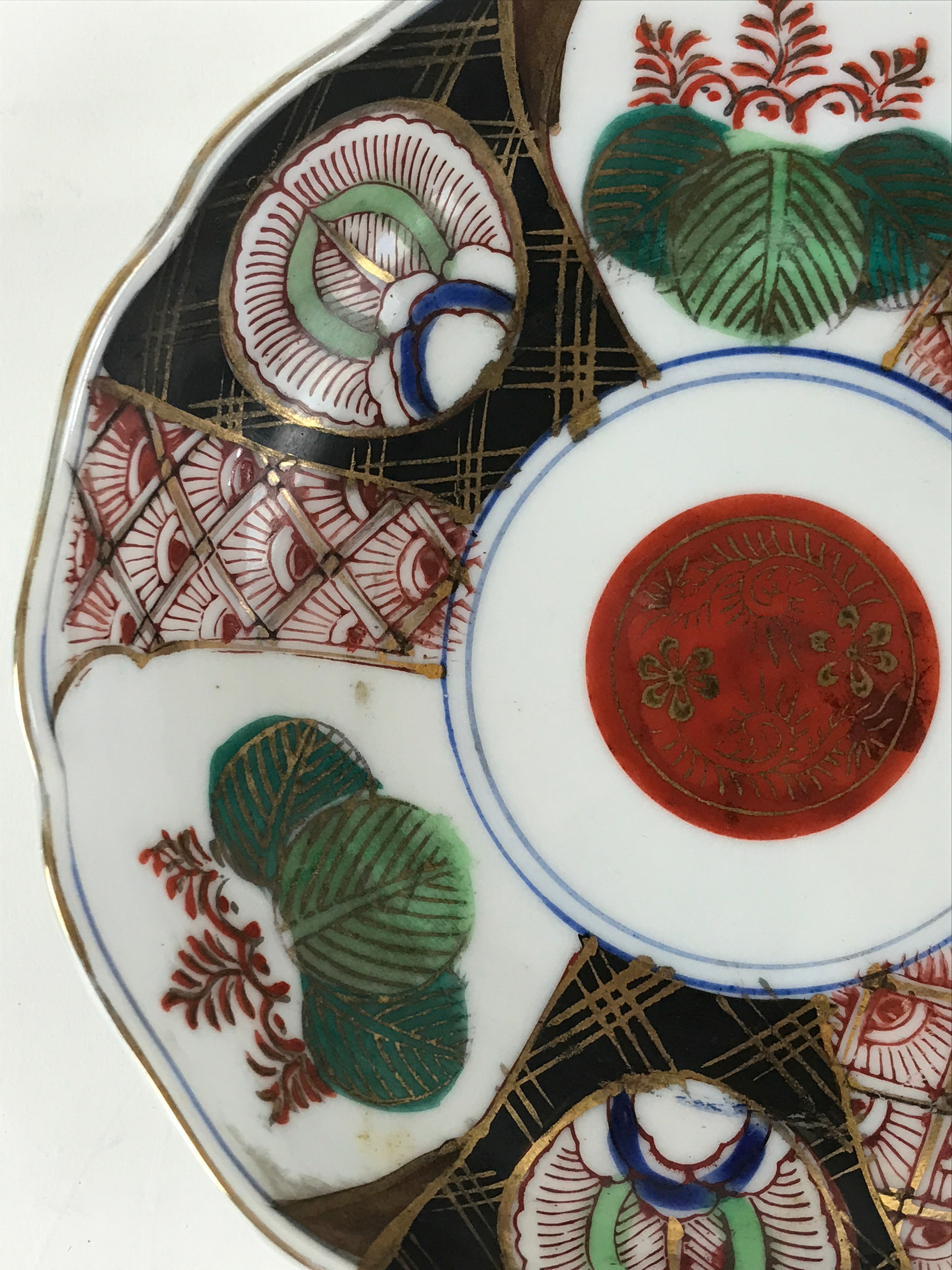 Antique Japanese koimari Arita Ware Porcelain Bowl Red Green Floral Design PY199