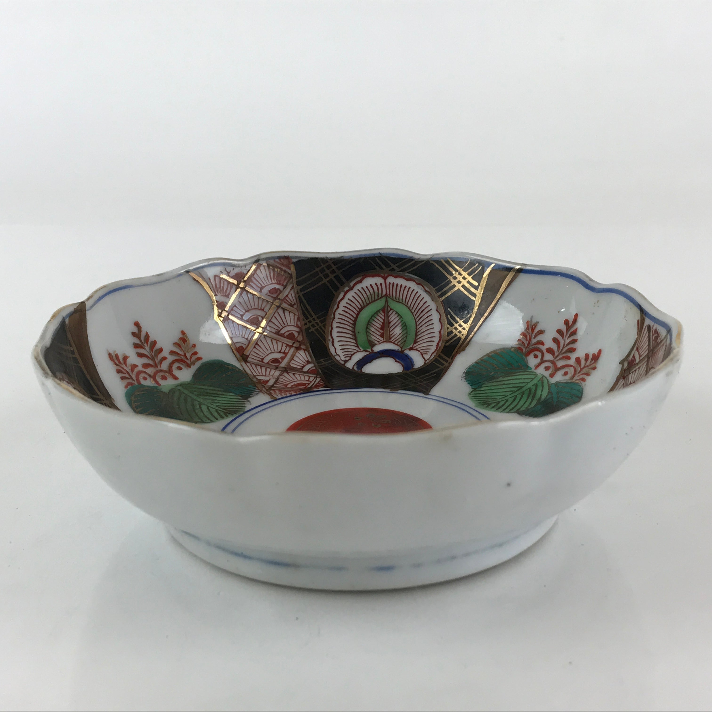 Antique Japanese koimari Arita Ware Porcelain Bowl Red Green Floral Design PY199