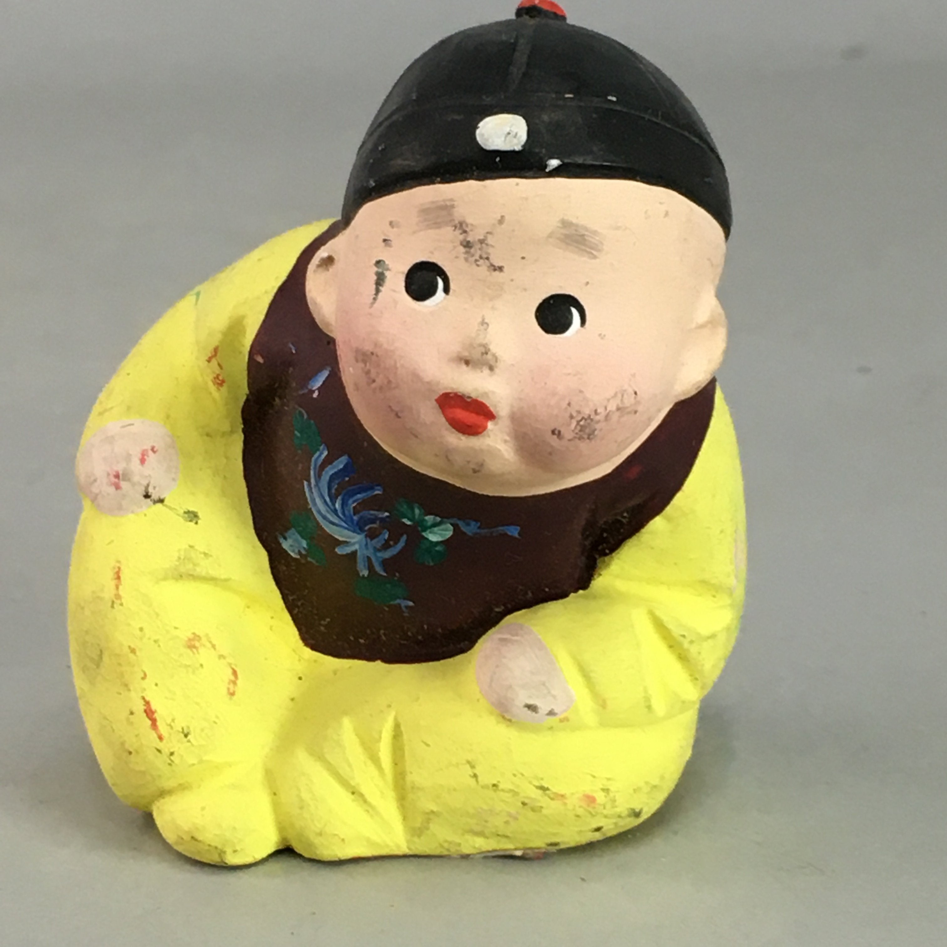 Chinese Kokeshi Doll Vtg Plaster Figurine Traditional Costume Yellow KF259