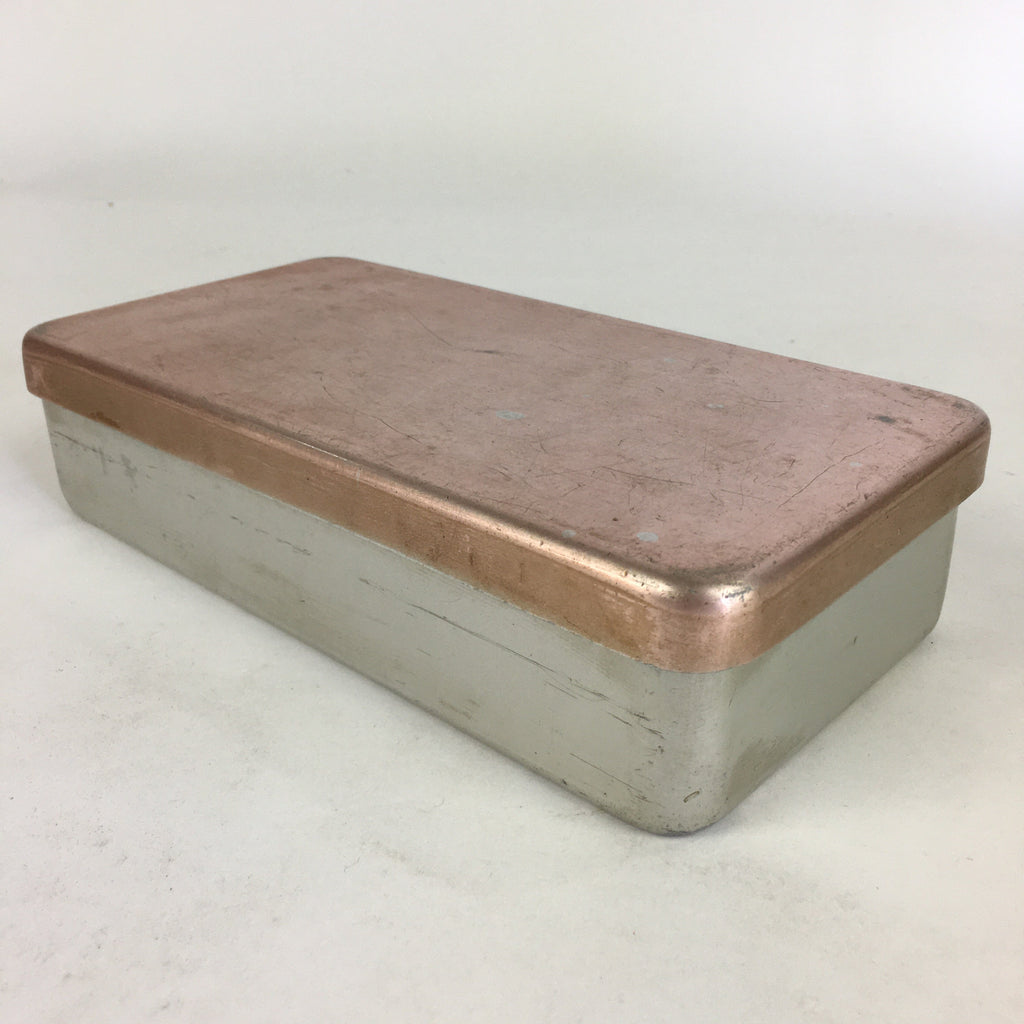 https://chidorivintage.com/cdn/shop/products/Japanese-Aluminum-Bento-Box-Vtg-Lunch-Box-Container-1Tier-Silver-Pink-JK314_1024x1024.jpg?v=1654024713