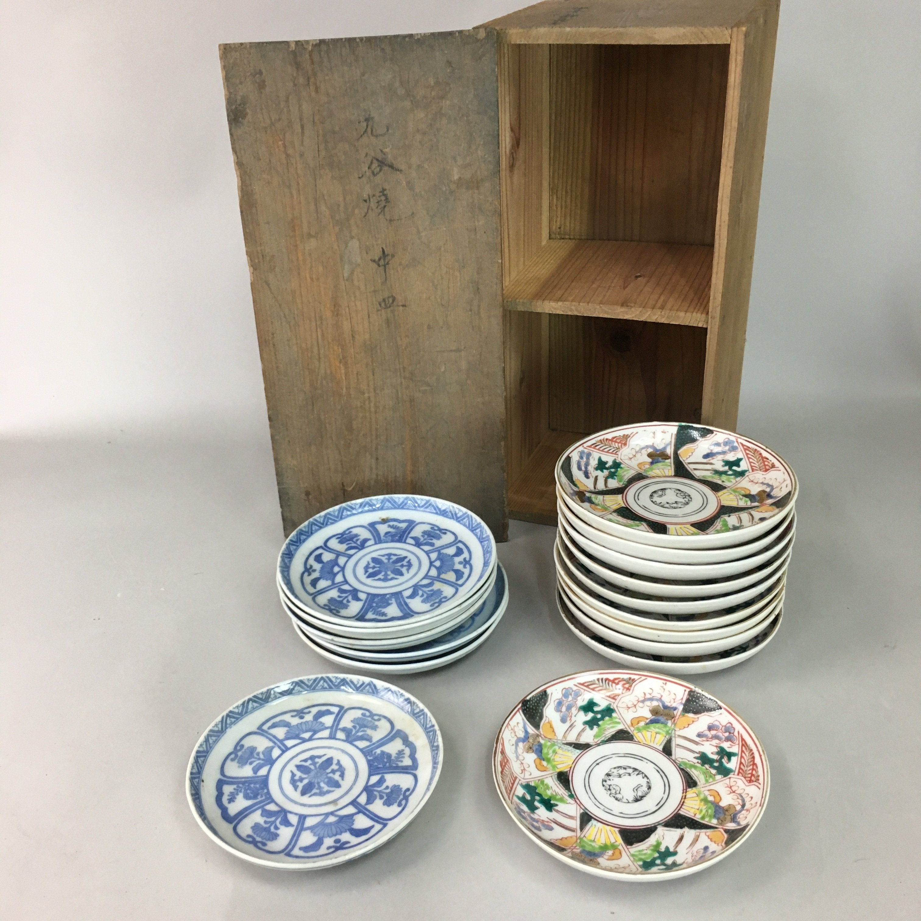 Japanese Antique Porcelain Plate Kutani ware 16 pc Set Wooden Box 1900 PX403