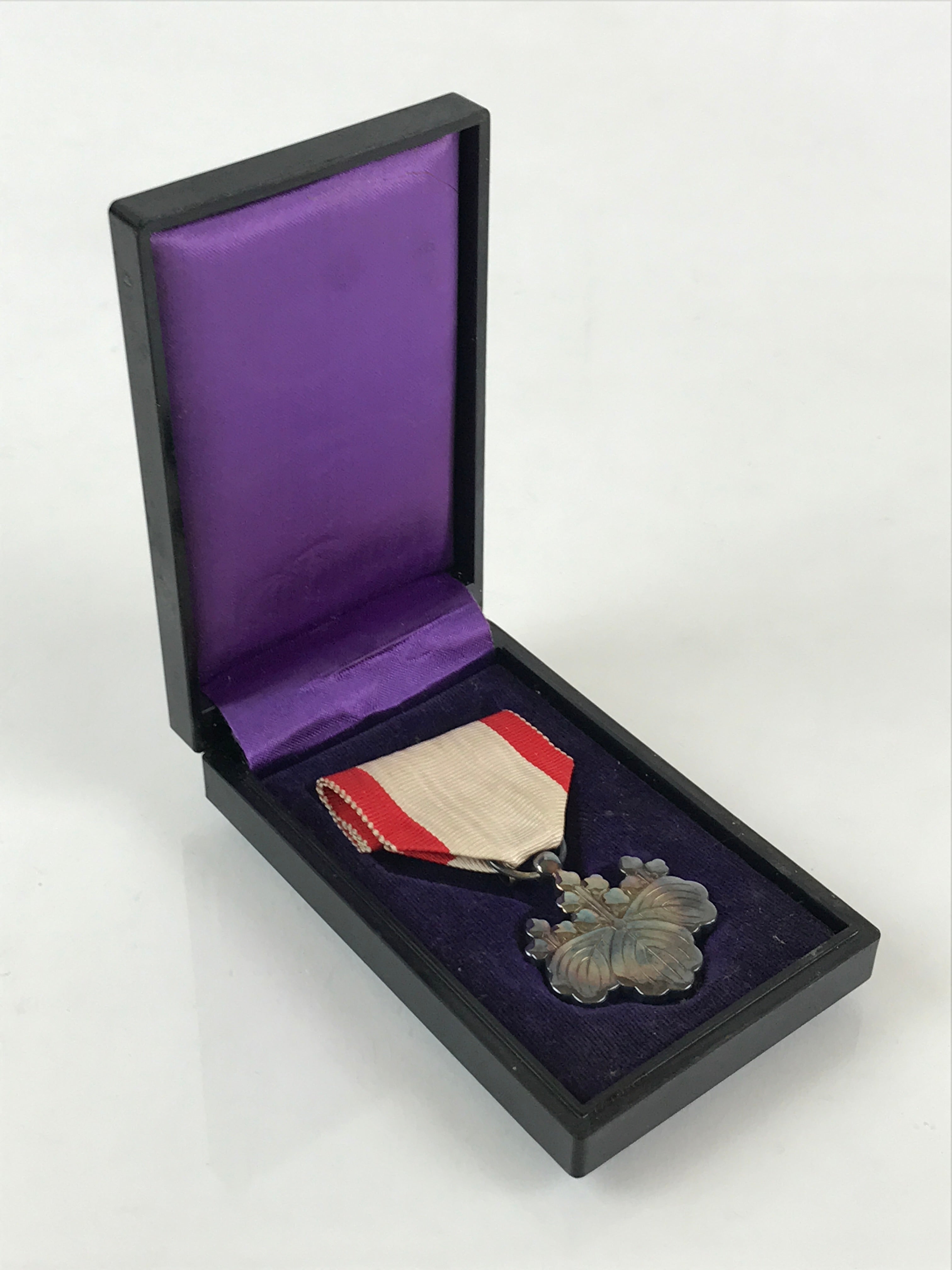 Japanese Army Medal 8th Class White Paulownia Badge Vtg WW2 Reward Box JK449