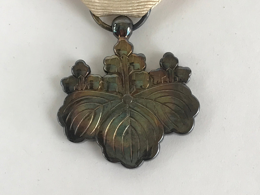 Japanese Army Medal 8th Class White Paulownia Badge Vtg WW2 Reward Box JK449