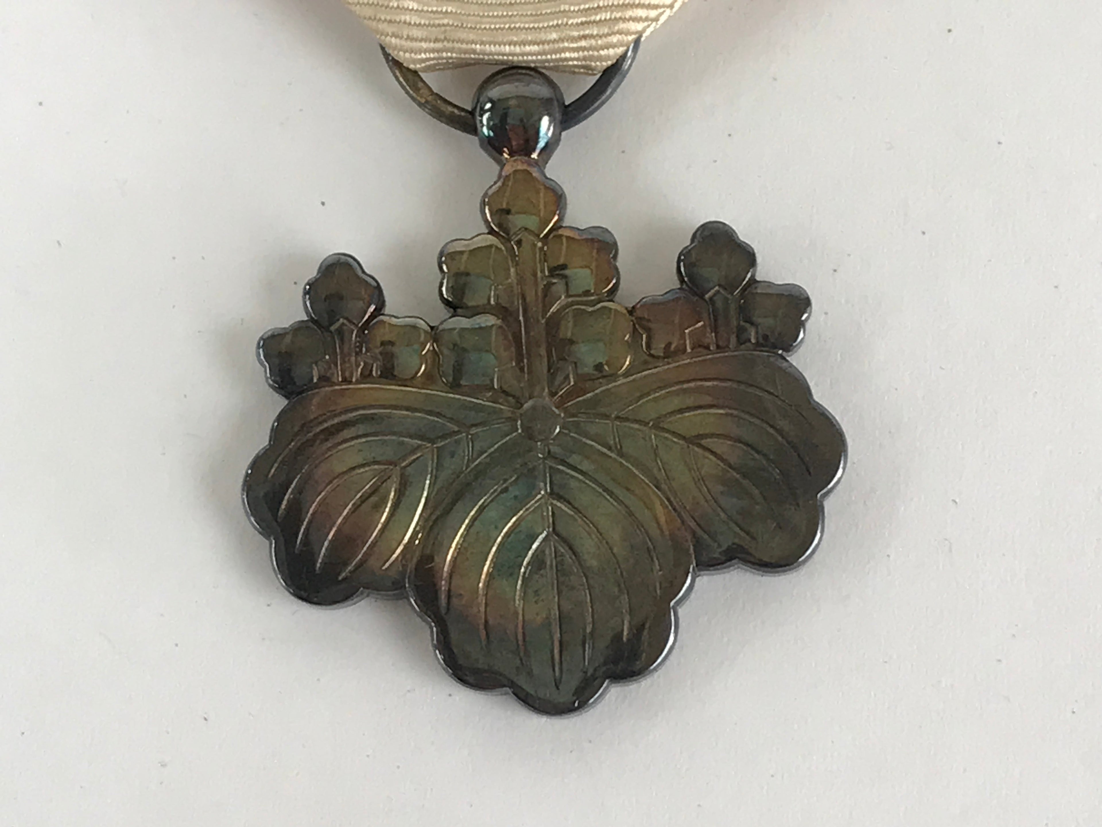 Japanese Army Medal 8th Class White Paulownia Badge Vtg WW2 Reward Box JK449