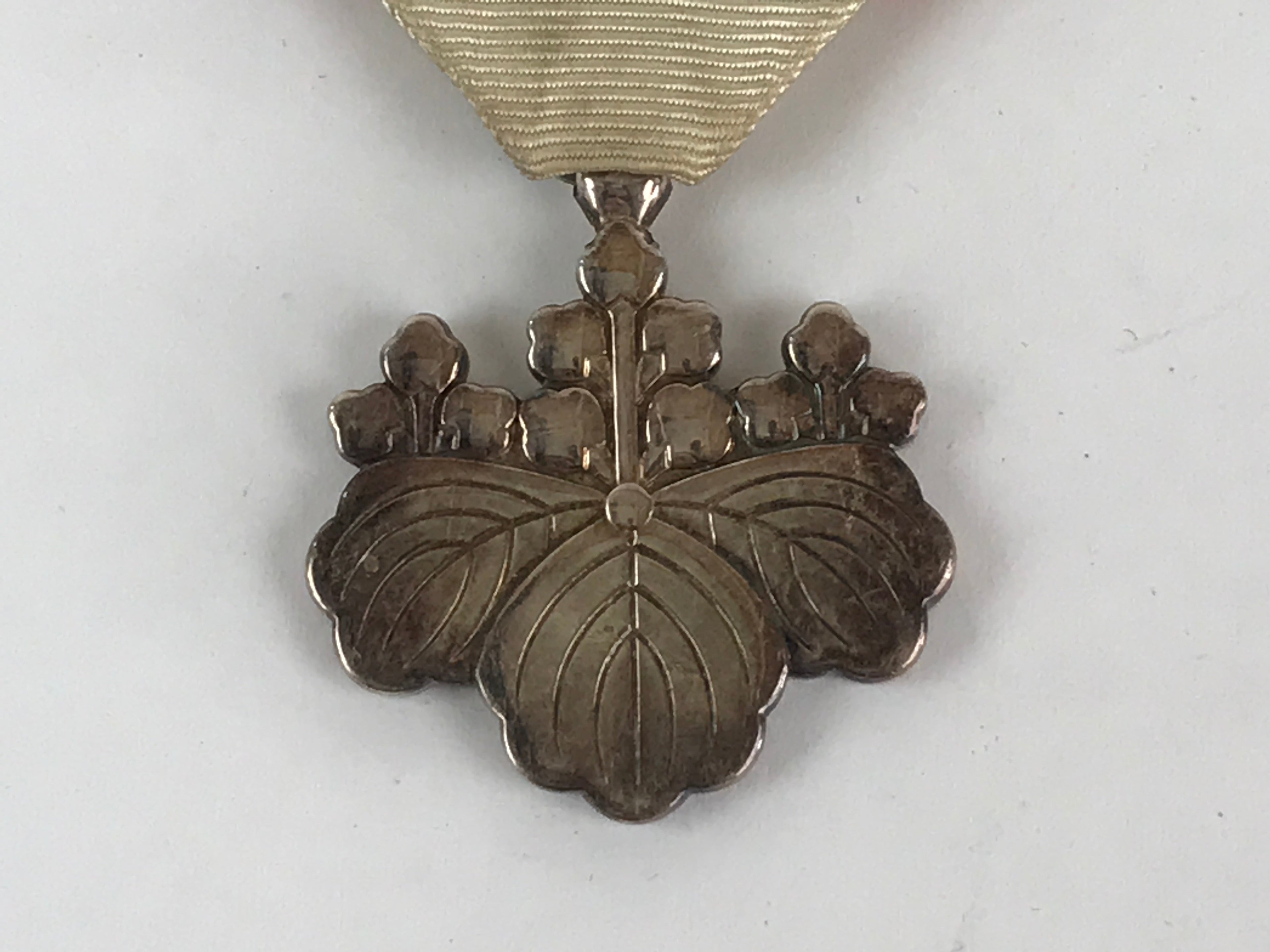 Japanese Army Medal 8th Class White Paulownia Badge Vtg WW2 Reward Box JK450