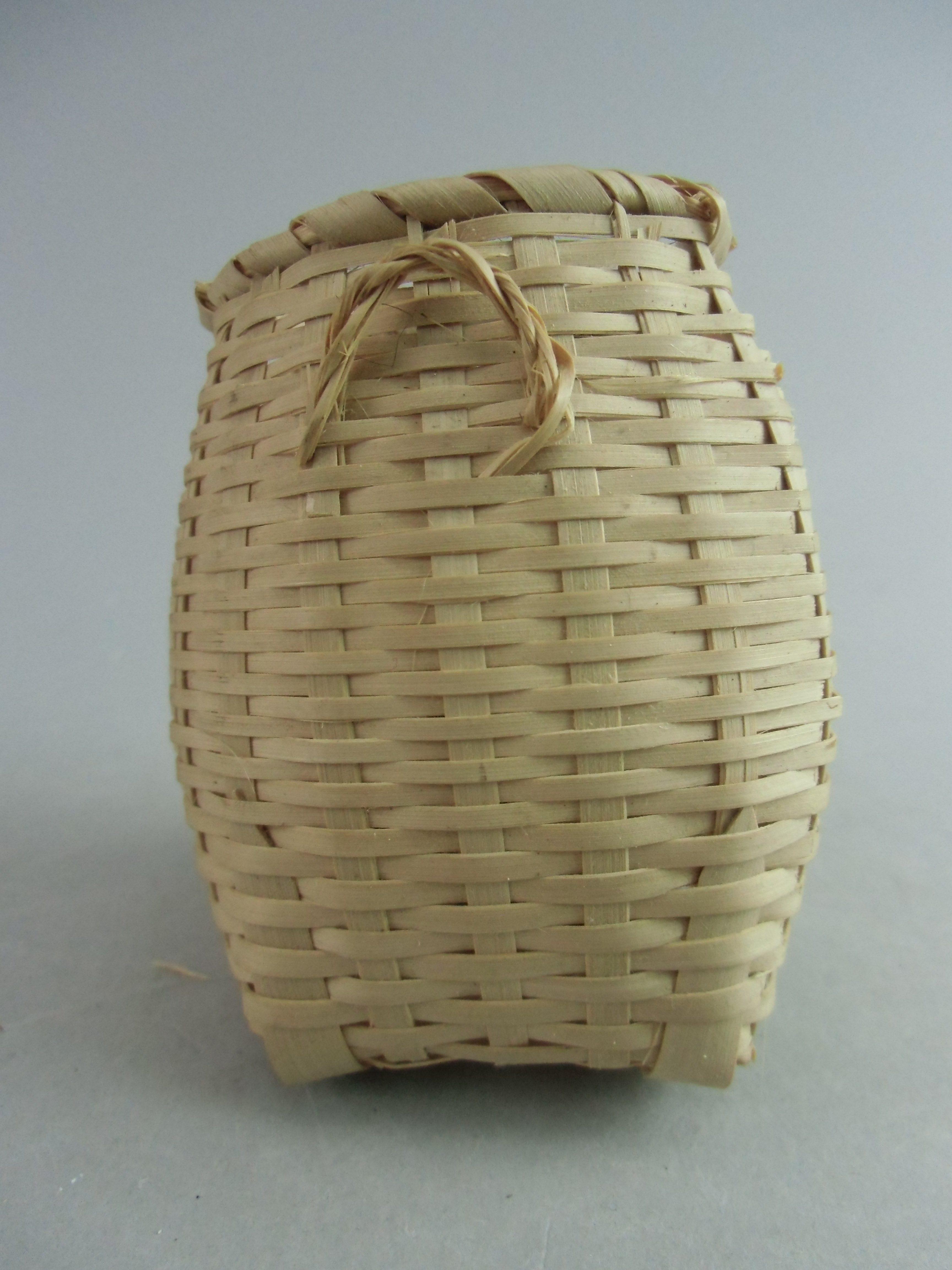 Japanese Bamboo Basket Vtg Hanging Wall Pocket Ikebana Flower Arrangement B83