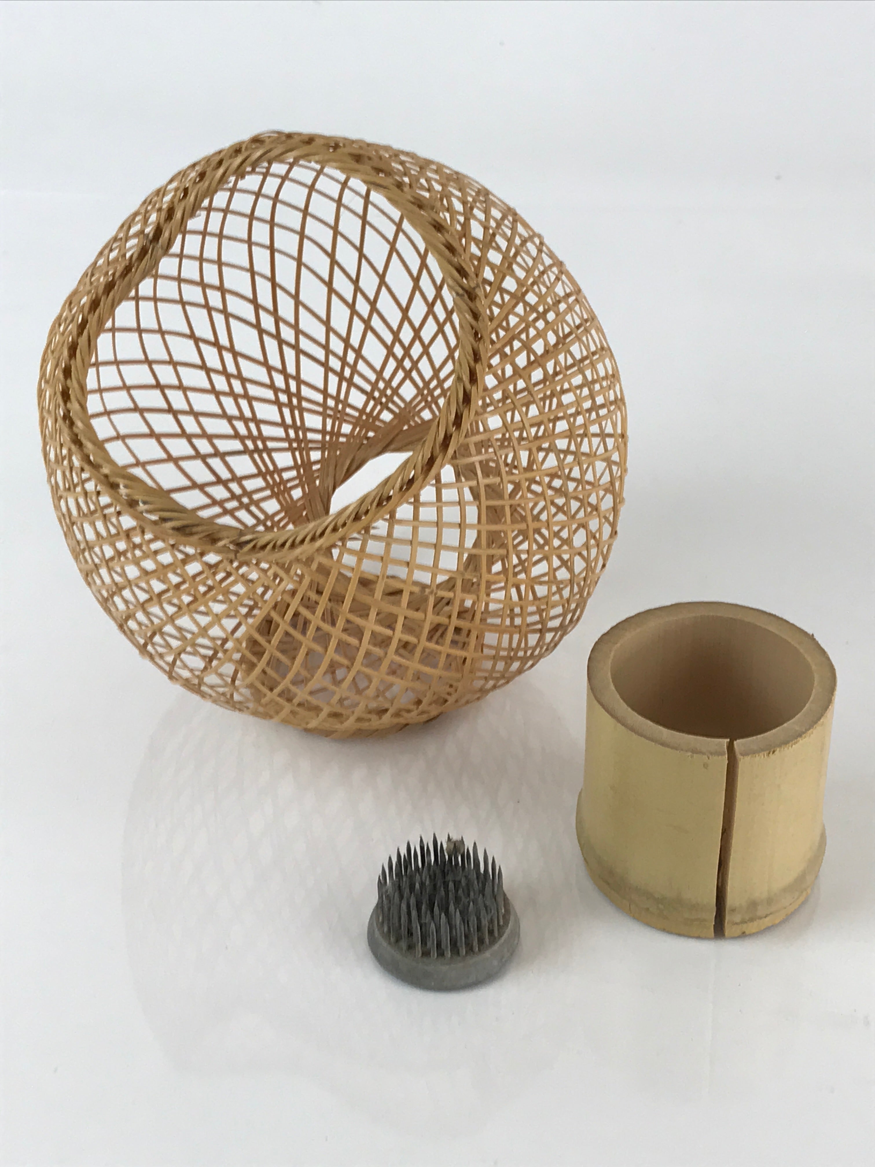 Japanese Bamboo Flower Vase and Basket Vtg Kabin Ikebana Arrangement PX627