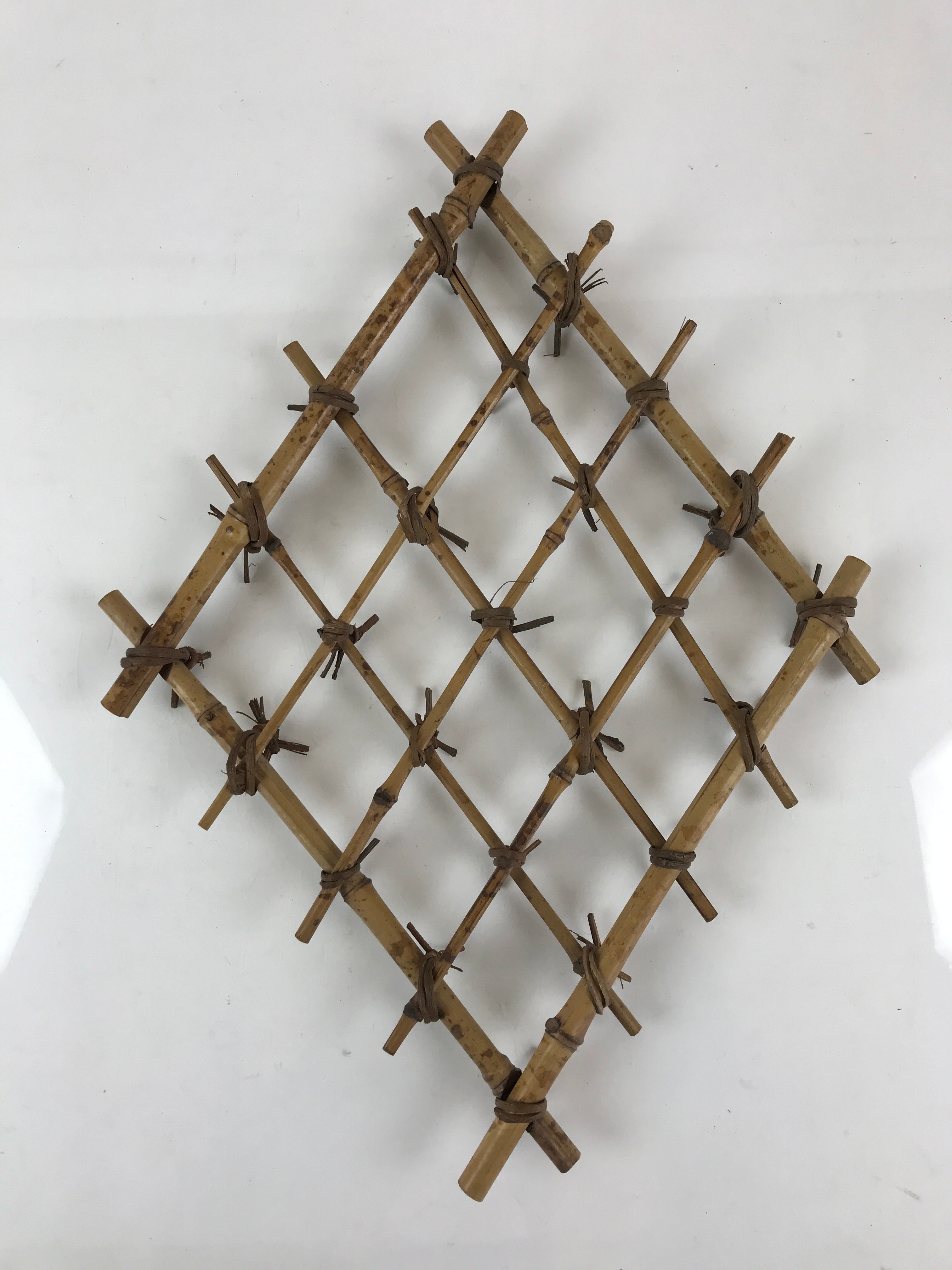 Japanese Bamboo Rhombus Lattice Wall Decoration Vtg Vine Natural Material JK468