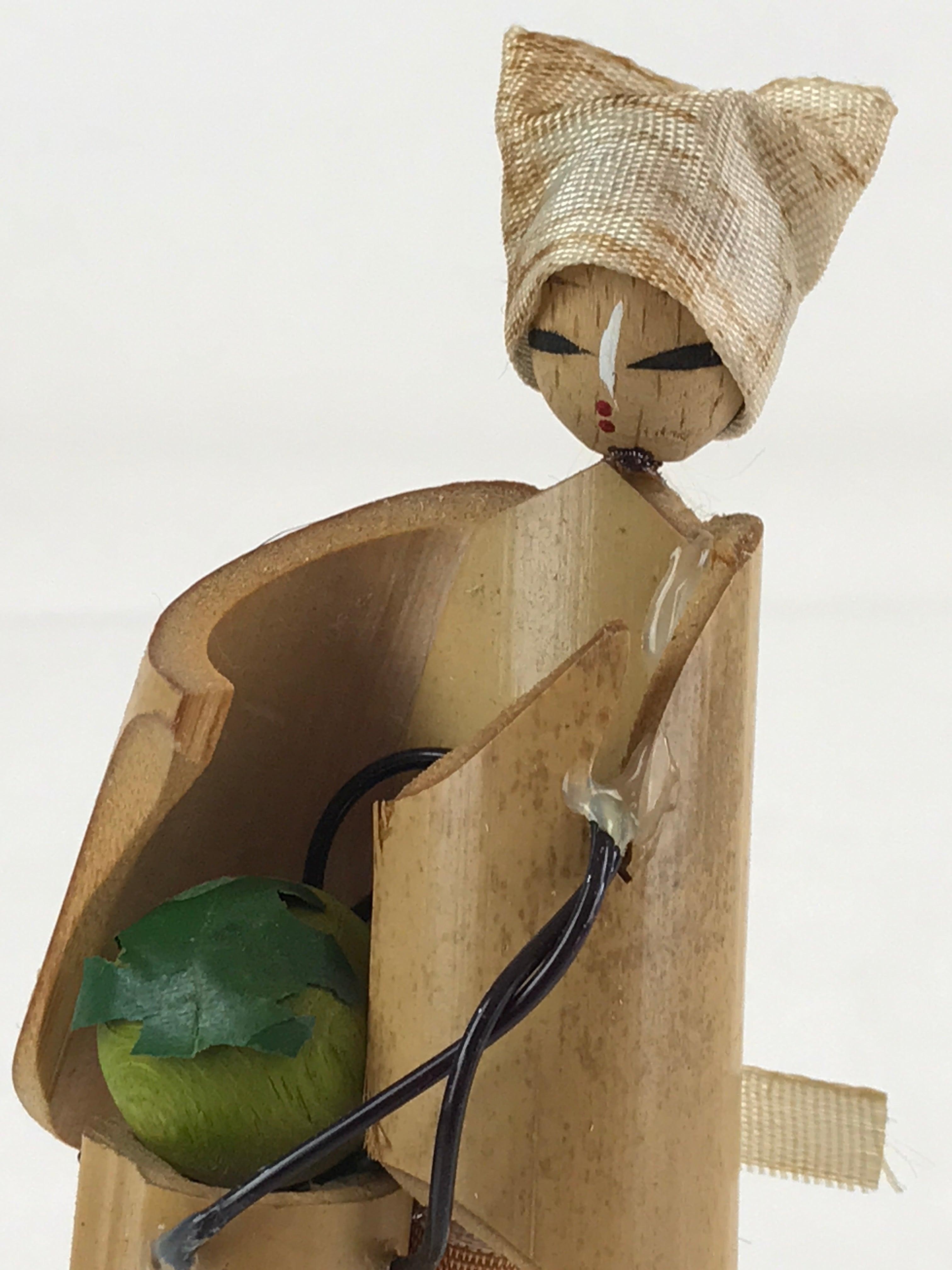 Japanese Basmboo Doll Vtg Figurine Traditional Craft Toy Kokeshi KF623