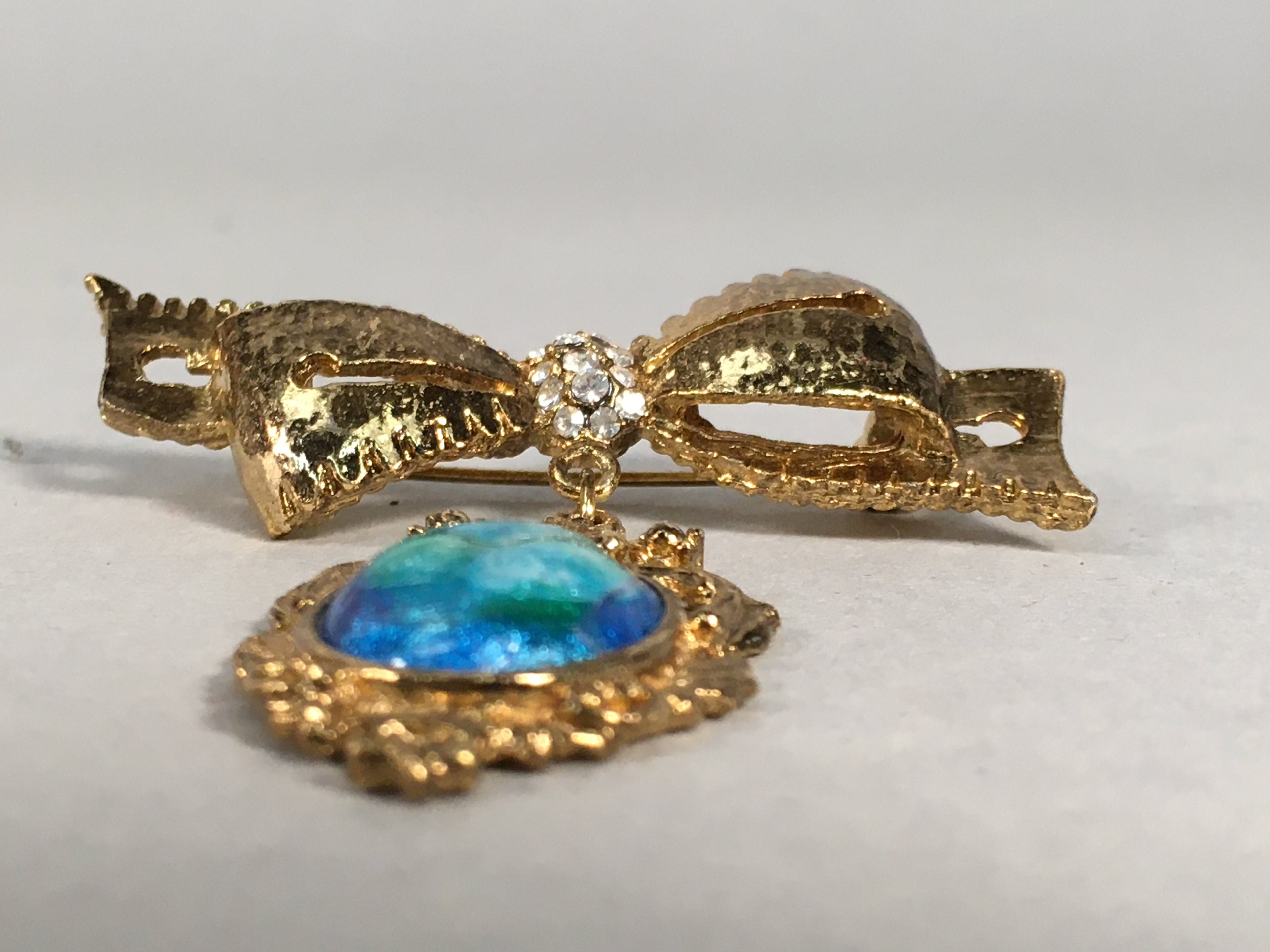 Japanese Blue Opal Oval Glass Brooch Metal Ribbon Vtg Bijou Pin Gold JK43