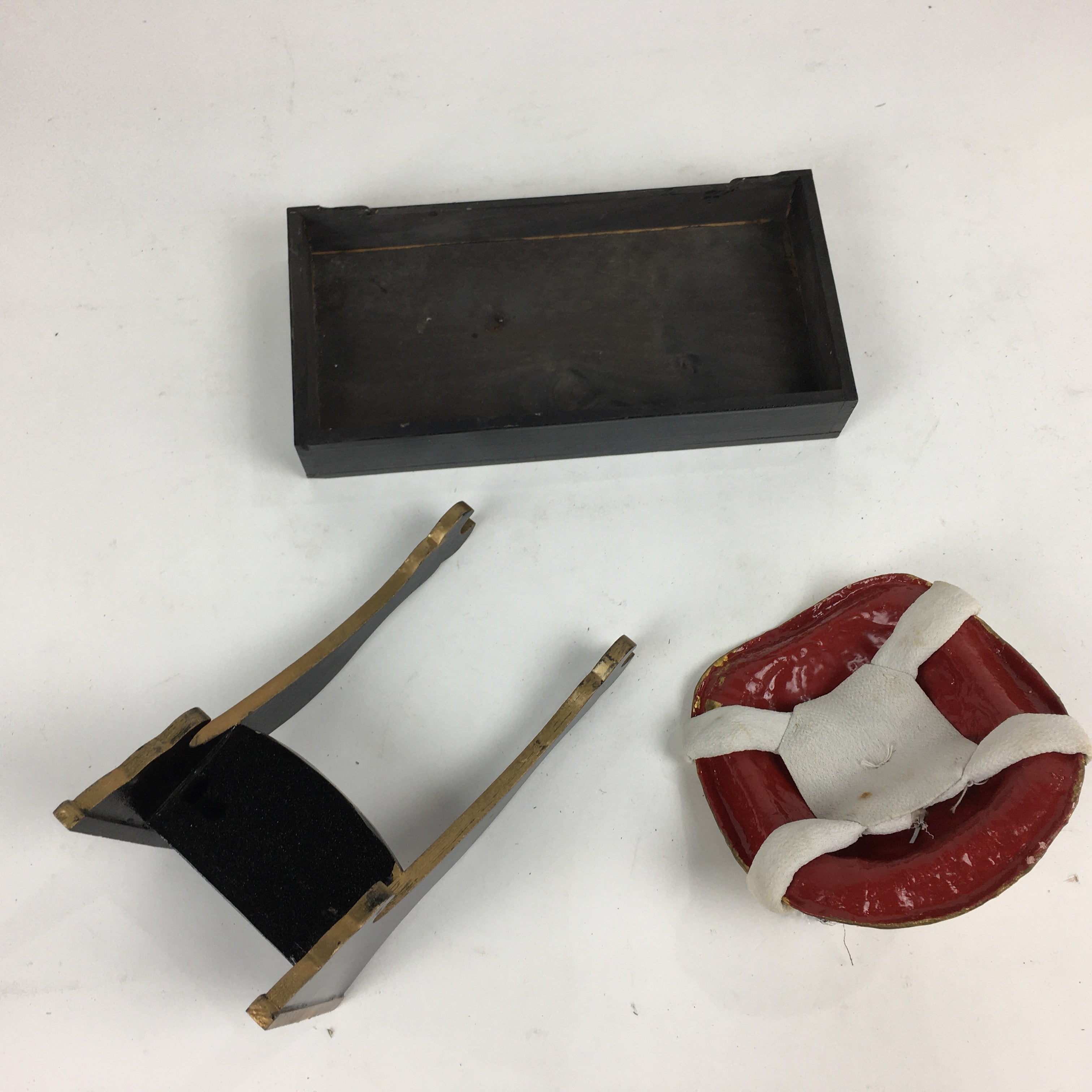 Japanese Boy's Day Papier-mache Helmet And Stand Set Vtg Armor ID399