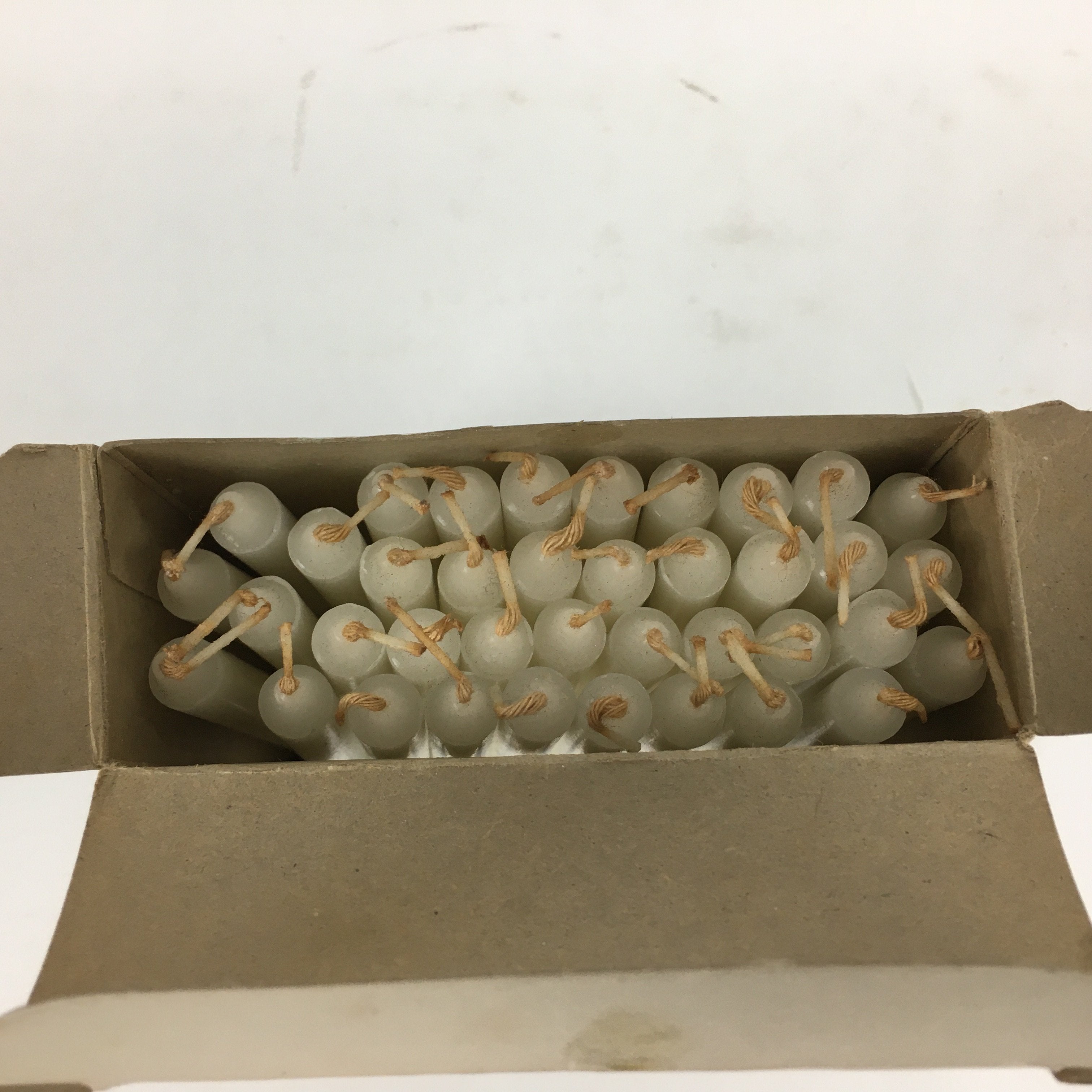 Japanese Buddhist Altar Fitting Candle Set Vtg White Kameyama Rosoku BU584