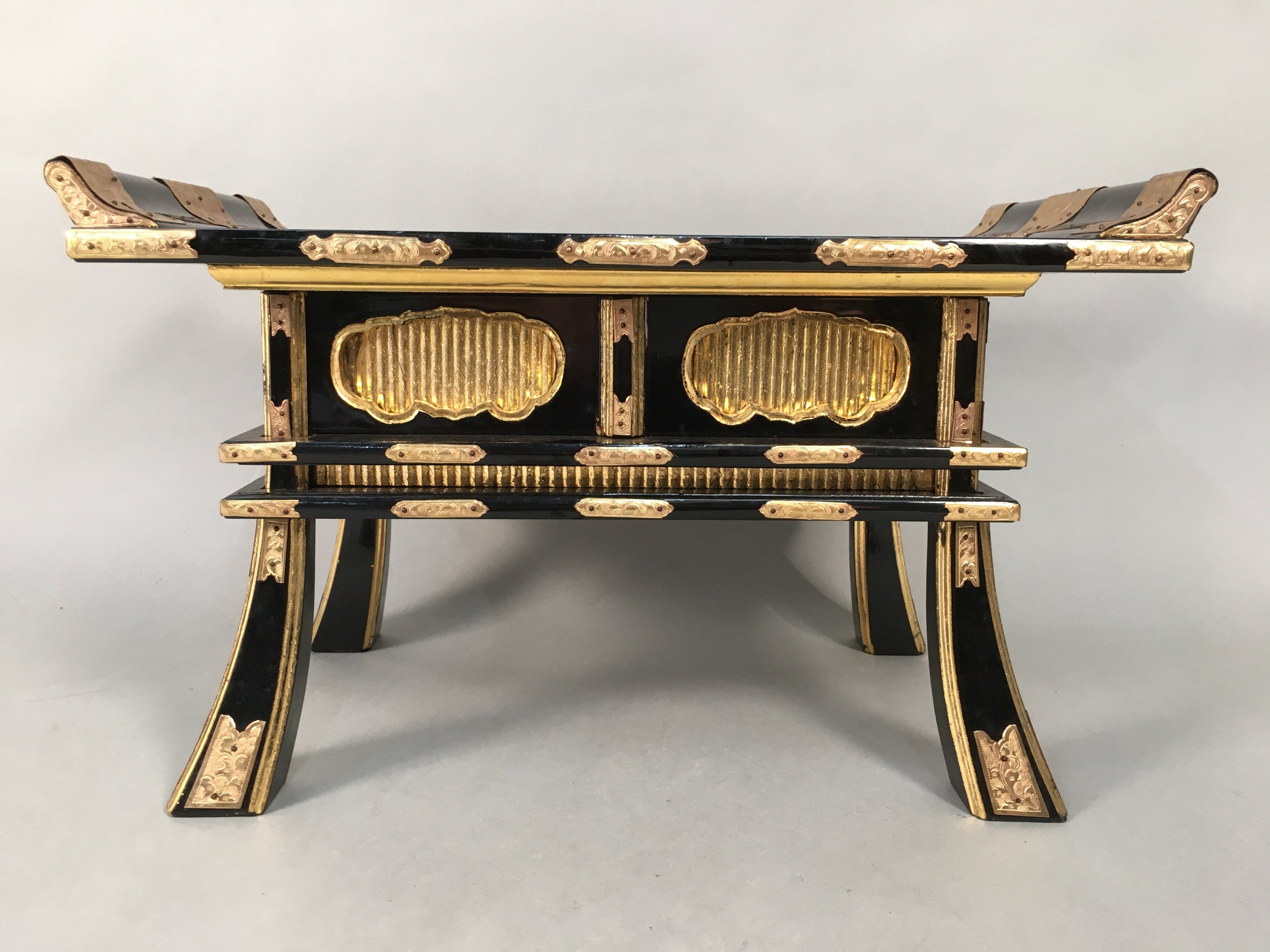 Japanese Buddhist Altar Fitting Vtg Wood Lacquer Offering Table Kyozukue BU325