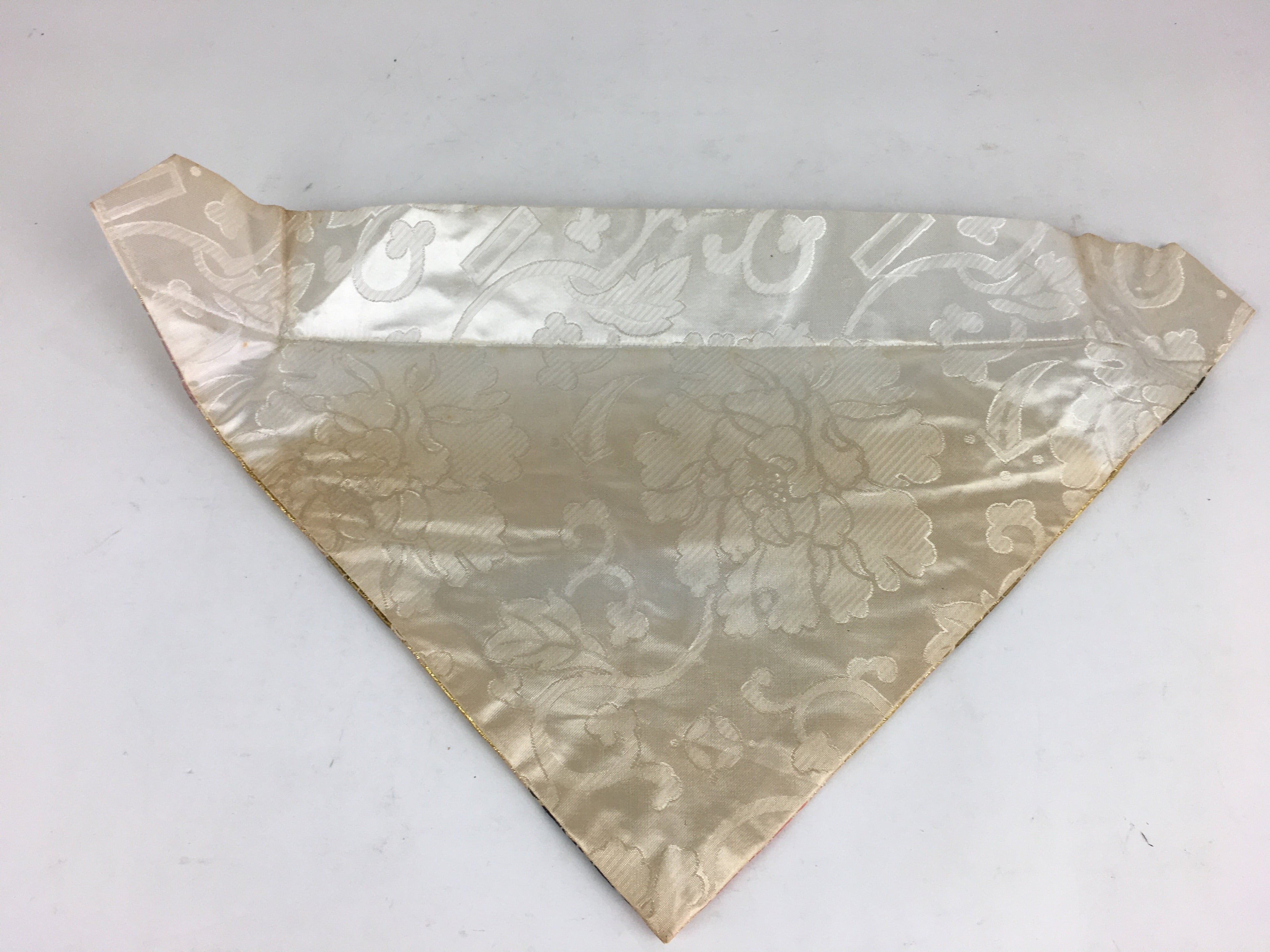 Japanese Buddhist Altar Table Cloth 15.5cm Uchishiki Triangle Flower BU644