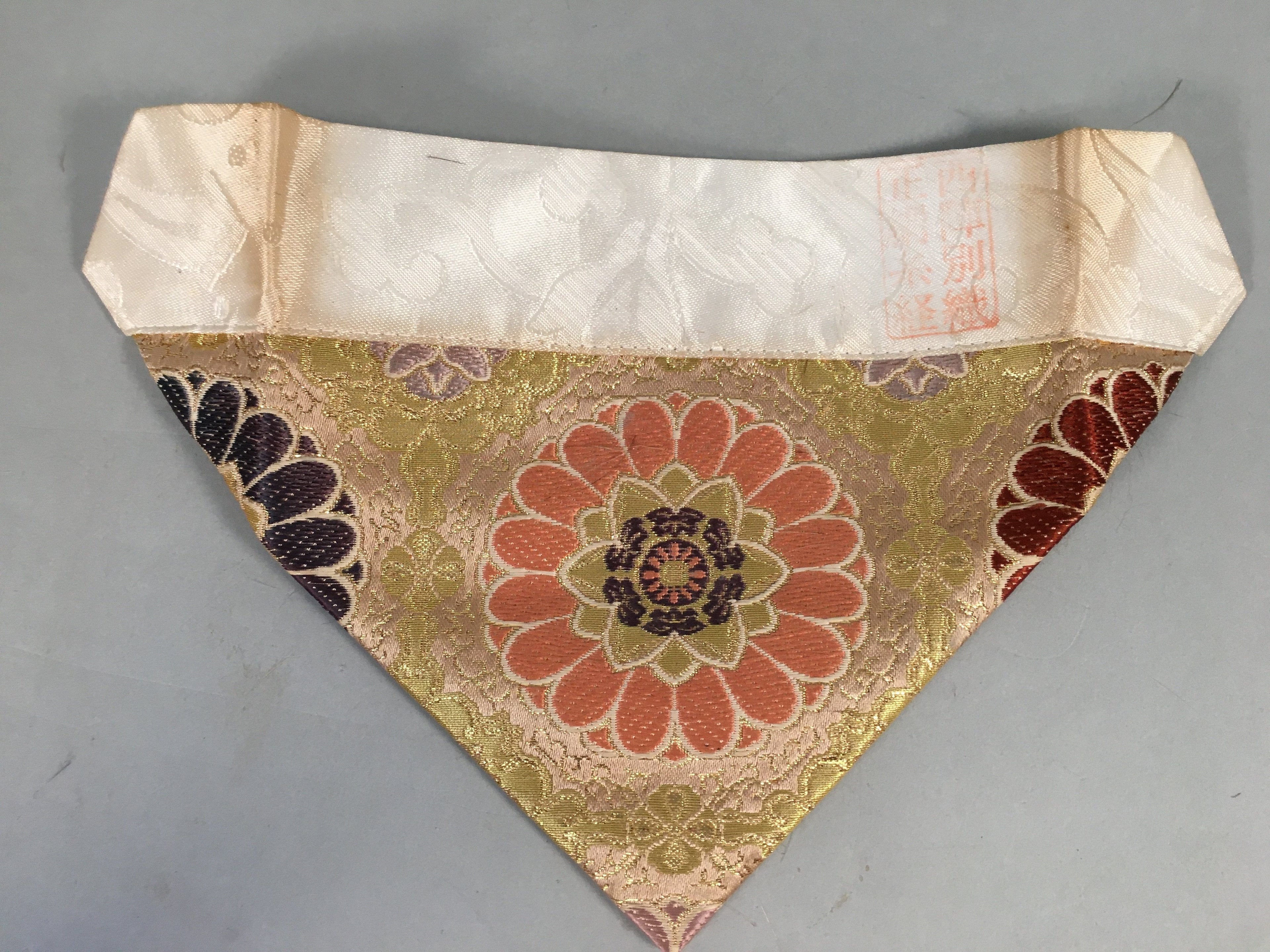 Japanese Buddhist Altar Table Cloth 18.5cm Uchishiki Gold Floral Kyozukue BU385