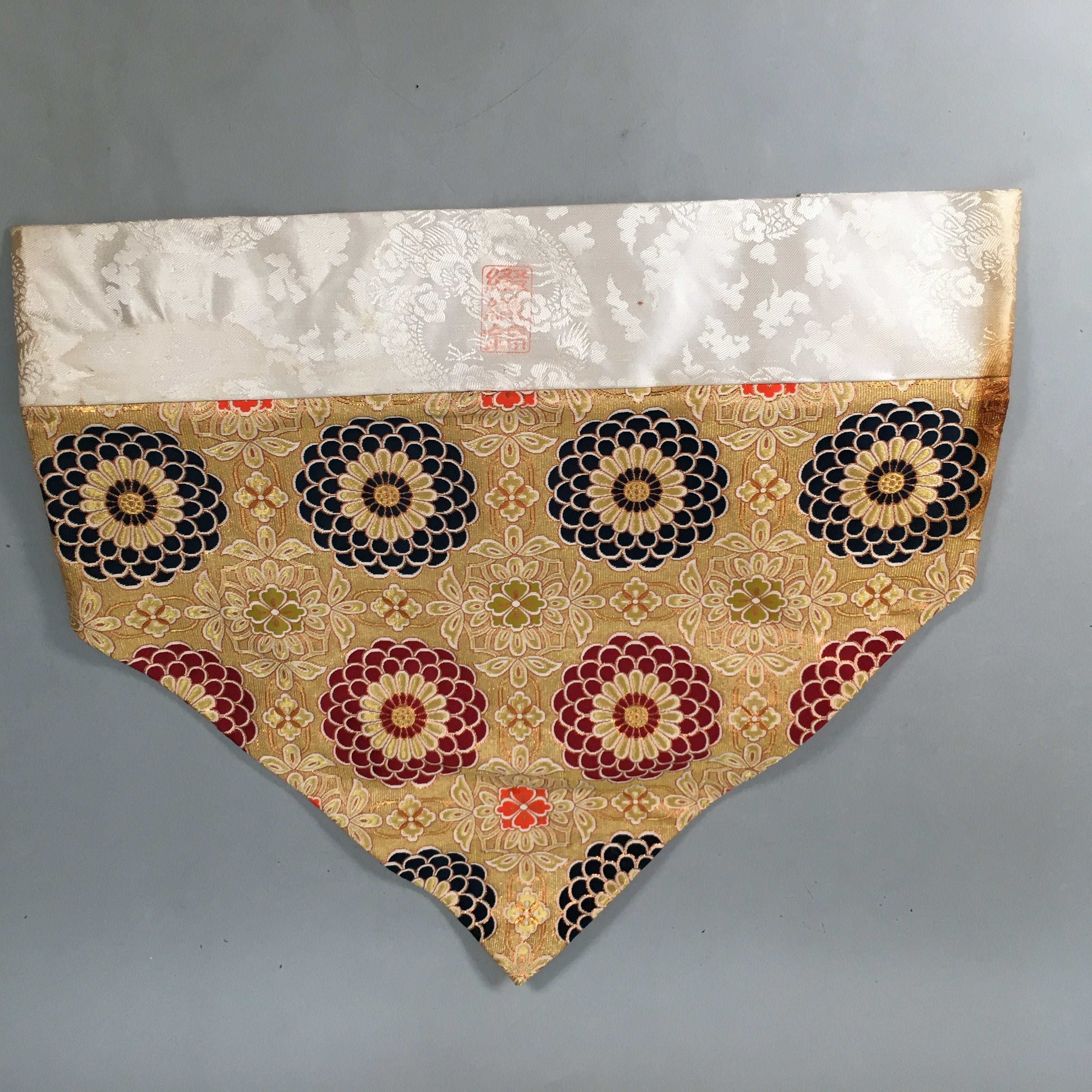 Japanese Buddhist Altar Table Cloth 63cm Uchishiki Gold Floral Kyozukue BU216