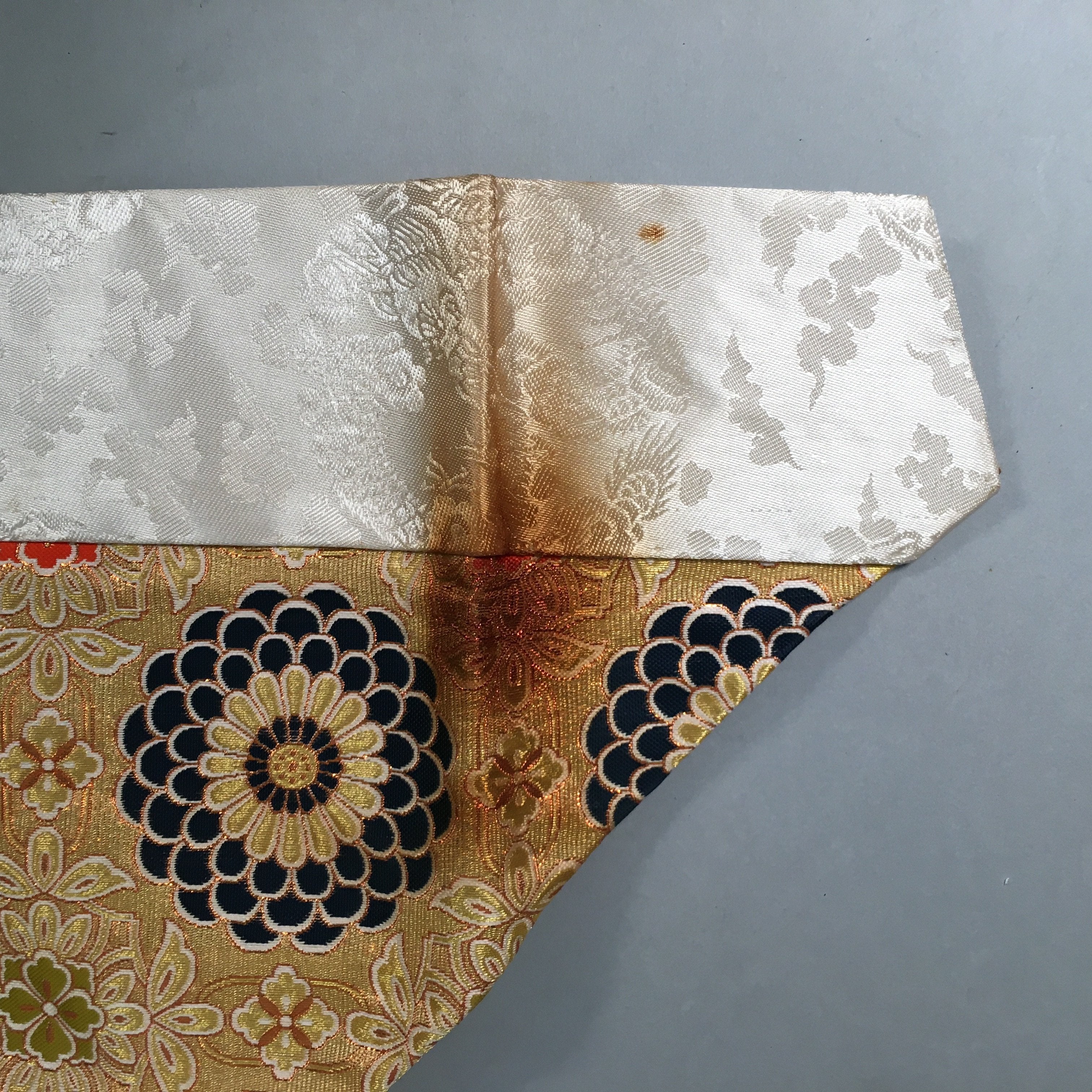 Japanese Buddhist Altar Table Cloth 63cm Uchishiki Gold Floral Kyozukue BU216