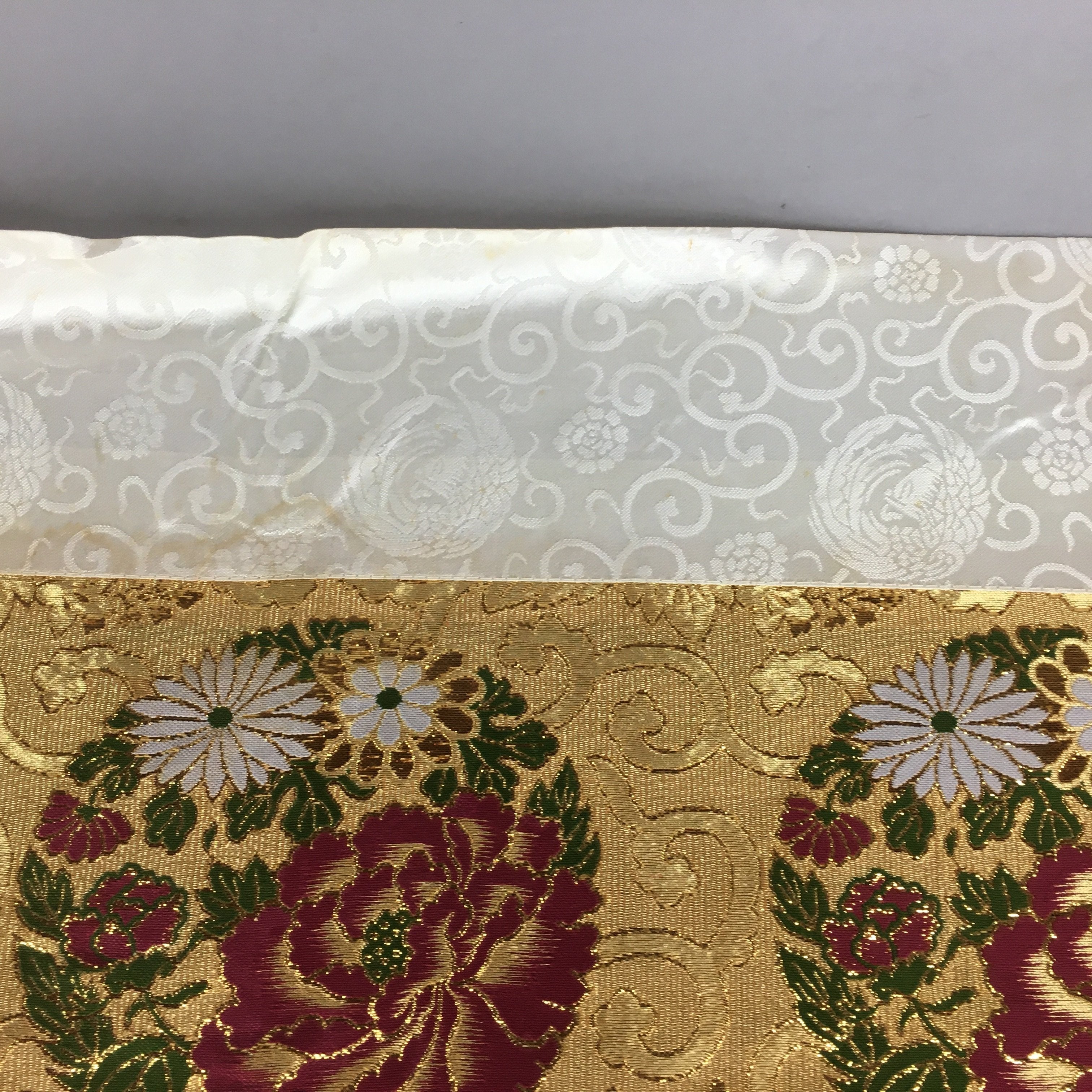 Japanese Buddhist Altar Table Cloth 69.5cm Uchishiki Gold Floral Kyozukue BU399