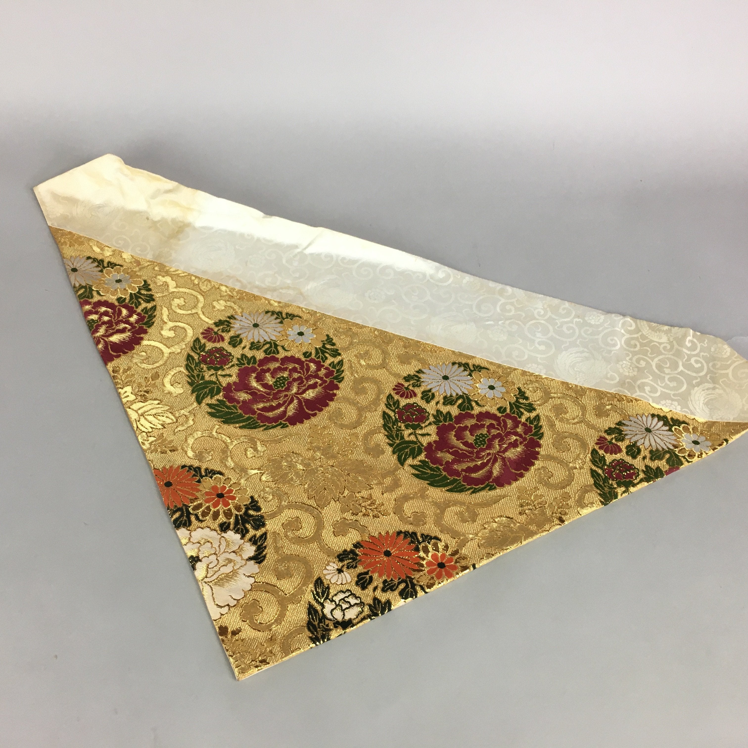 Japanese Buddhist Altar Table Cloth 69.5cm Uchishiki Gold Floral Kyozukue BU399