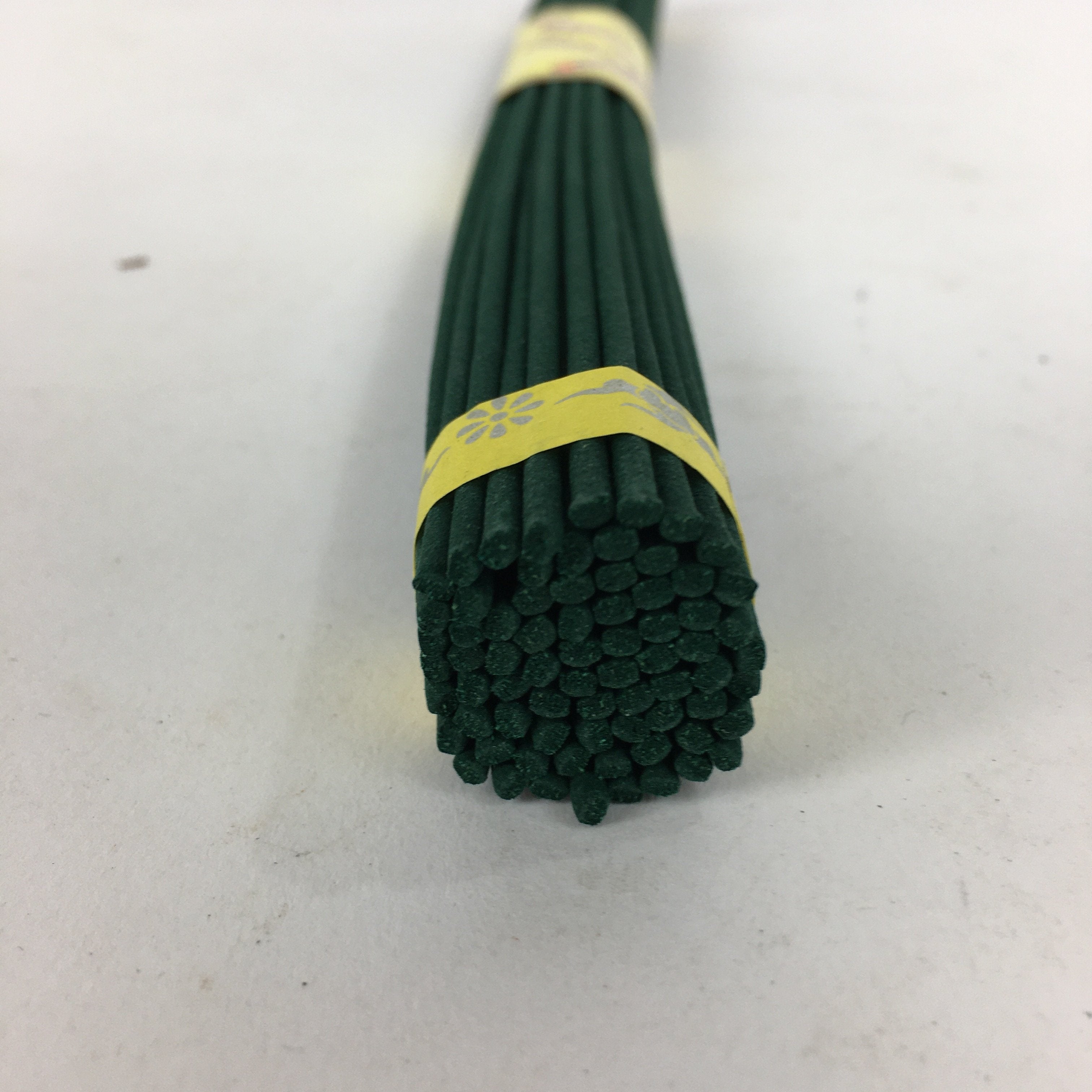 Japanese Buddhist Incense sticks Sandalwood Scent Vtg Bundle Senko Green QT140