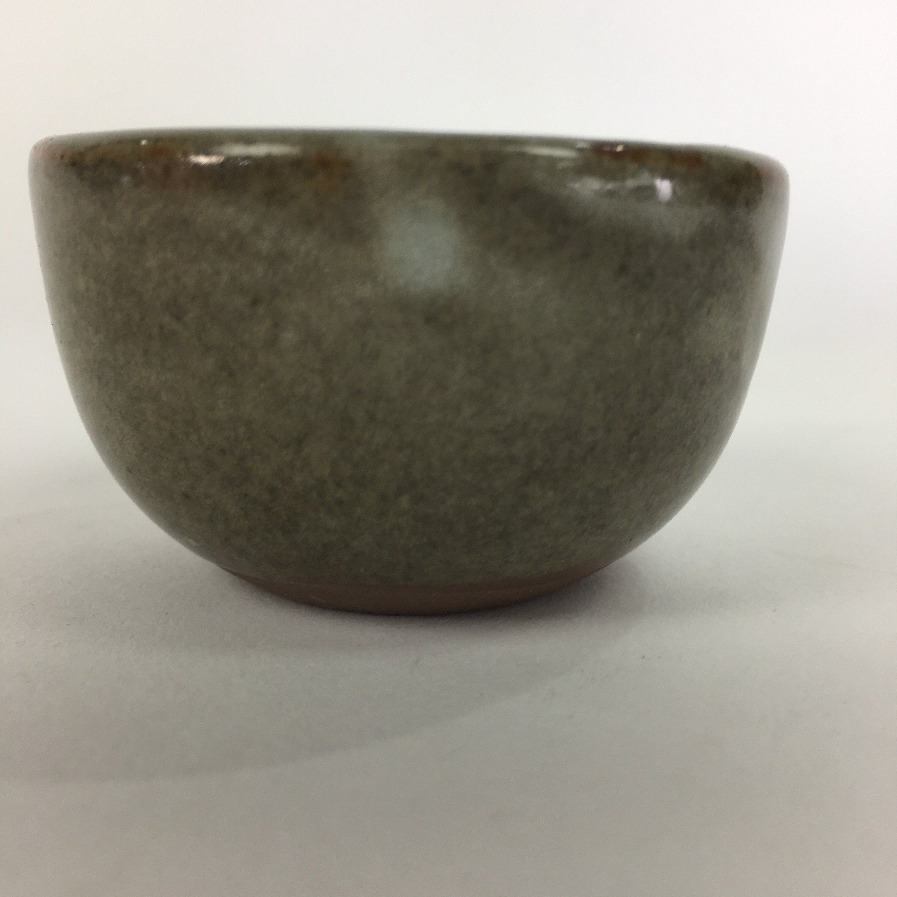 Japanese Ceramic Hagi Ware Sake Cup Vtg Guinomi Grey White Pottery GU974