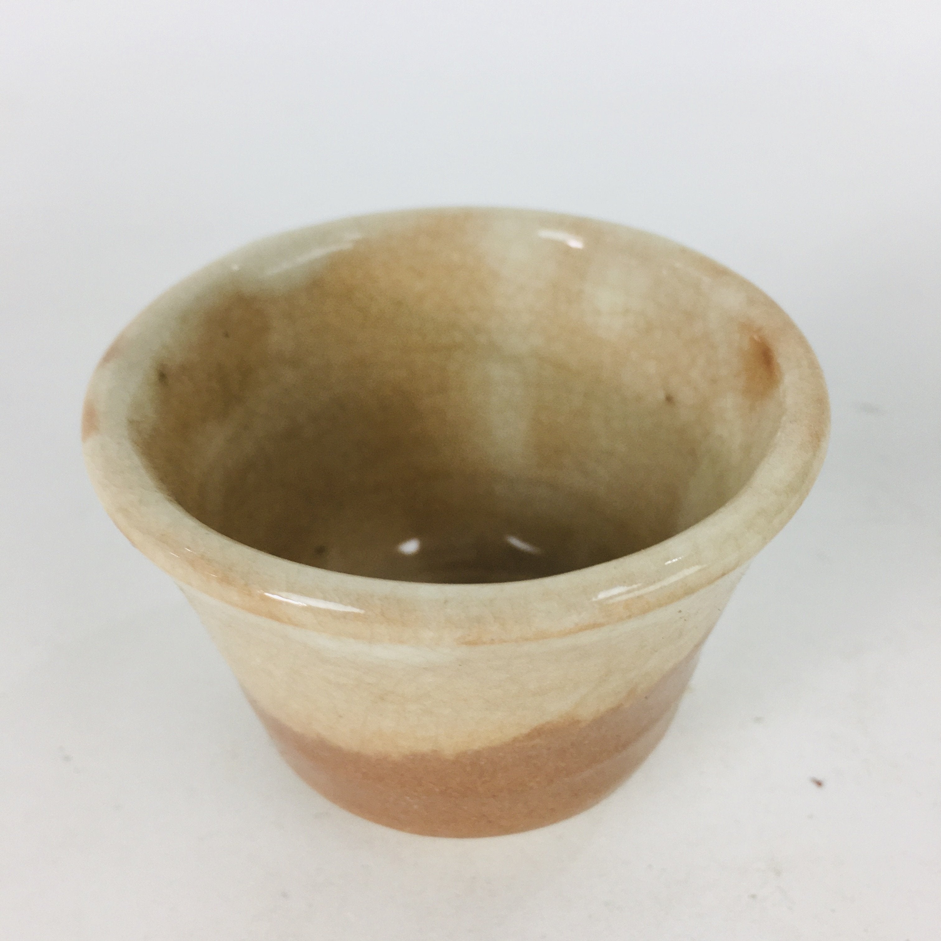 Japanese Ceramic Hagi Ware Sake Cup Vtg Guinomi Ochoko Brown White GU914