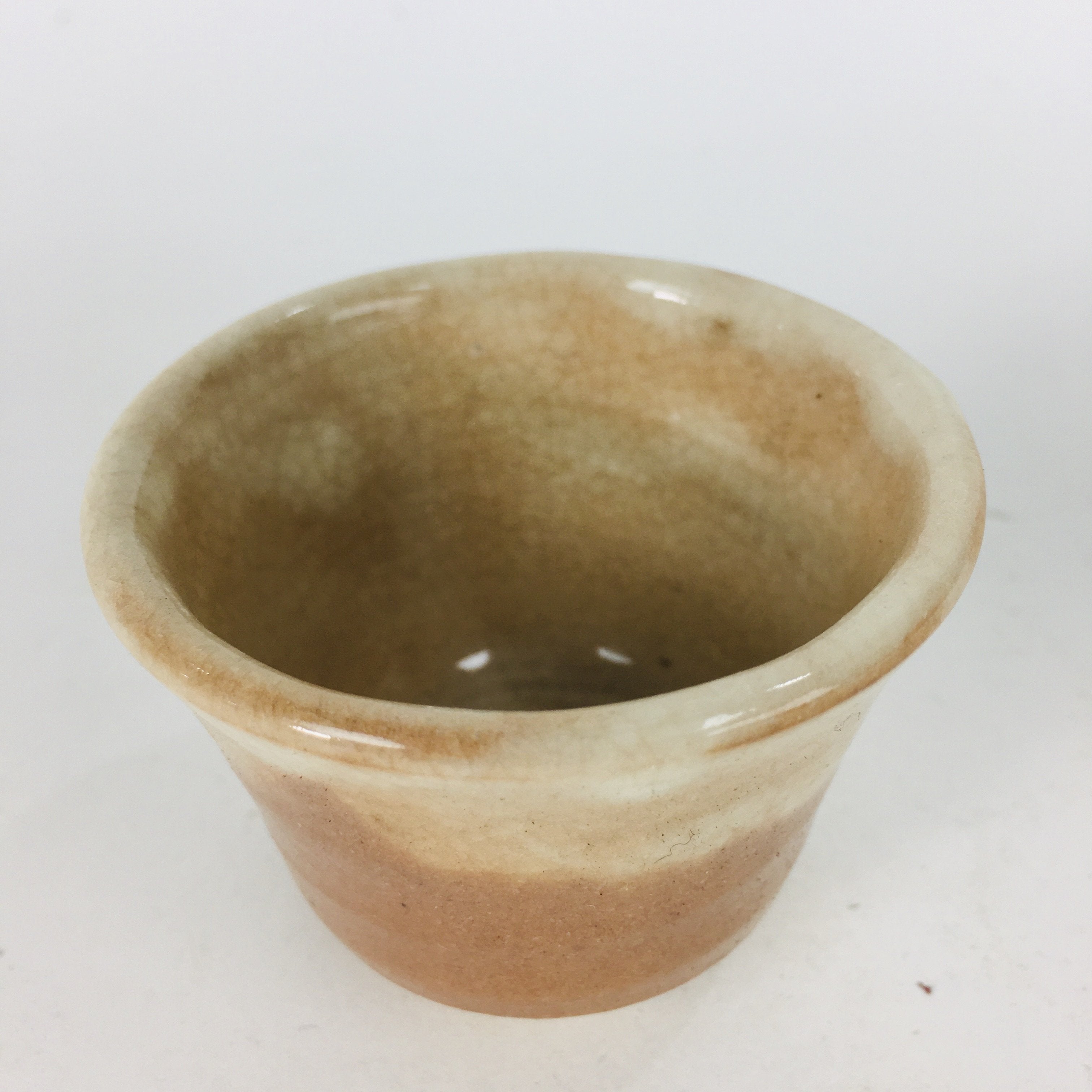 Japanese Ceramic Hagi Ware Sake Cup Vtg Guinomi Ochoko Brown White GU914
