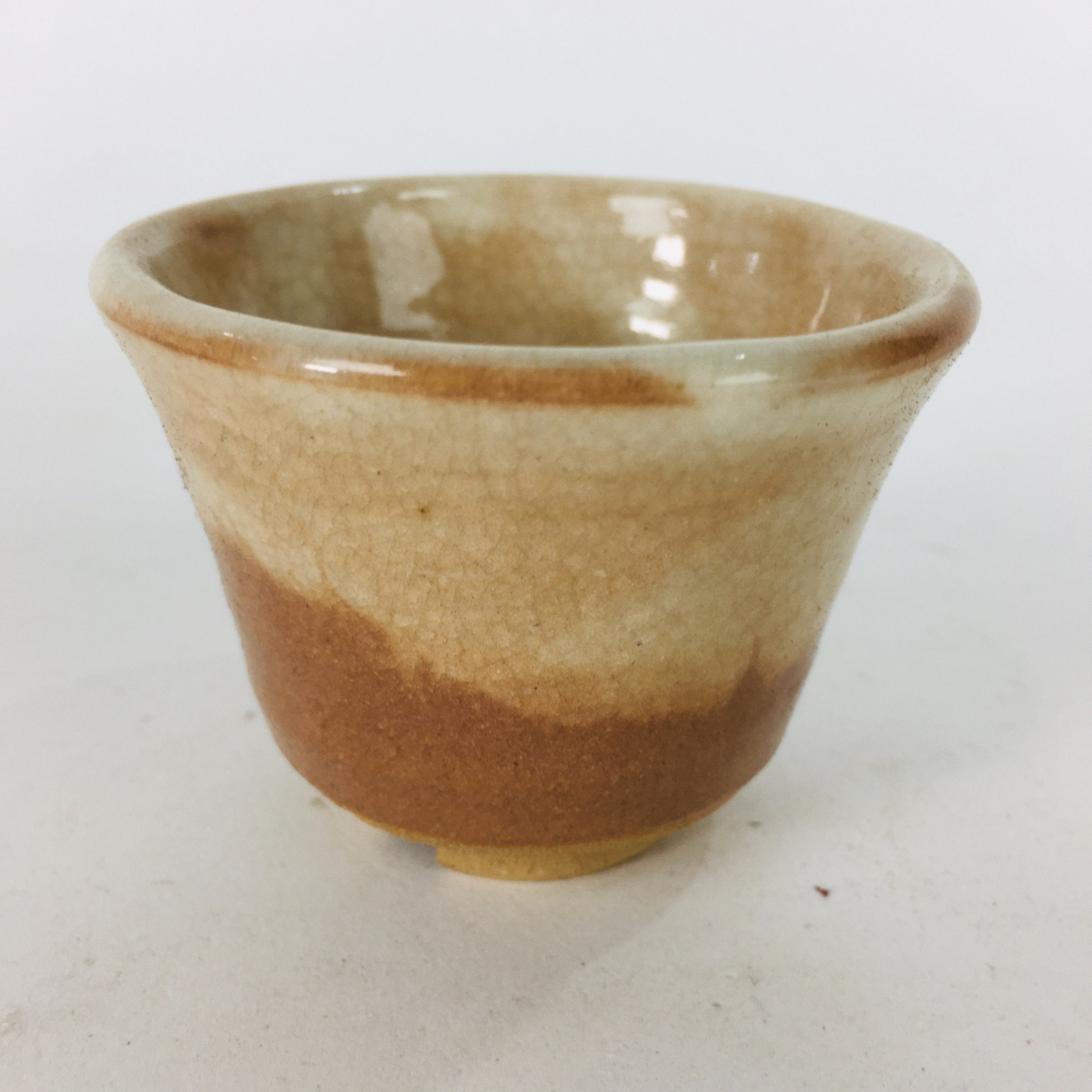 Japanese Ceramic Hagi Ware Sake Cup Vtg Guinomi Ochoko Brown White GU914