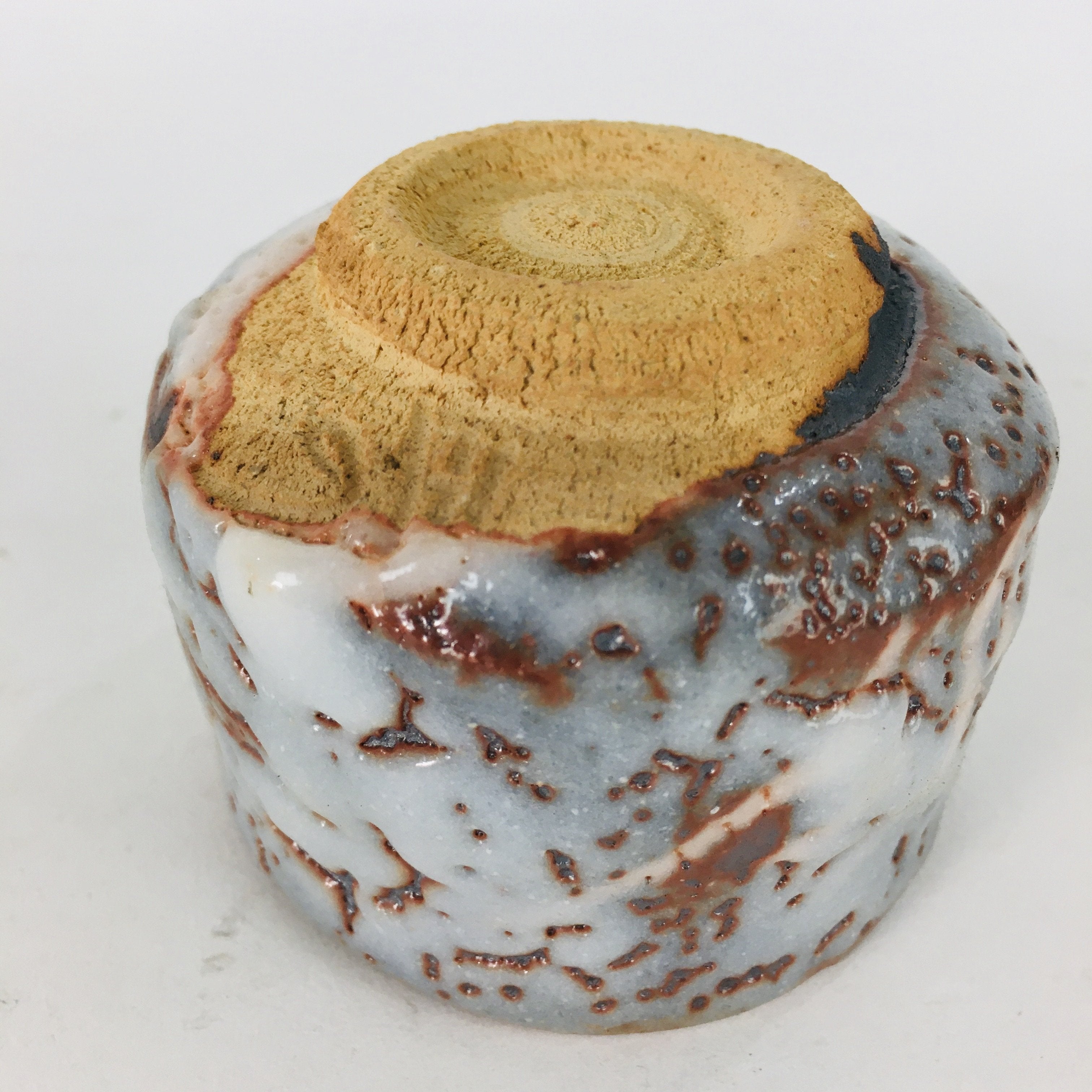 Japanese Ceramic Hagi Ware Sake Cup Vtg Guinomi Ochoko White Glaze GU908