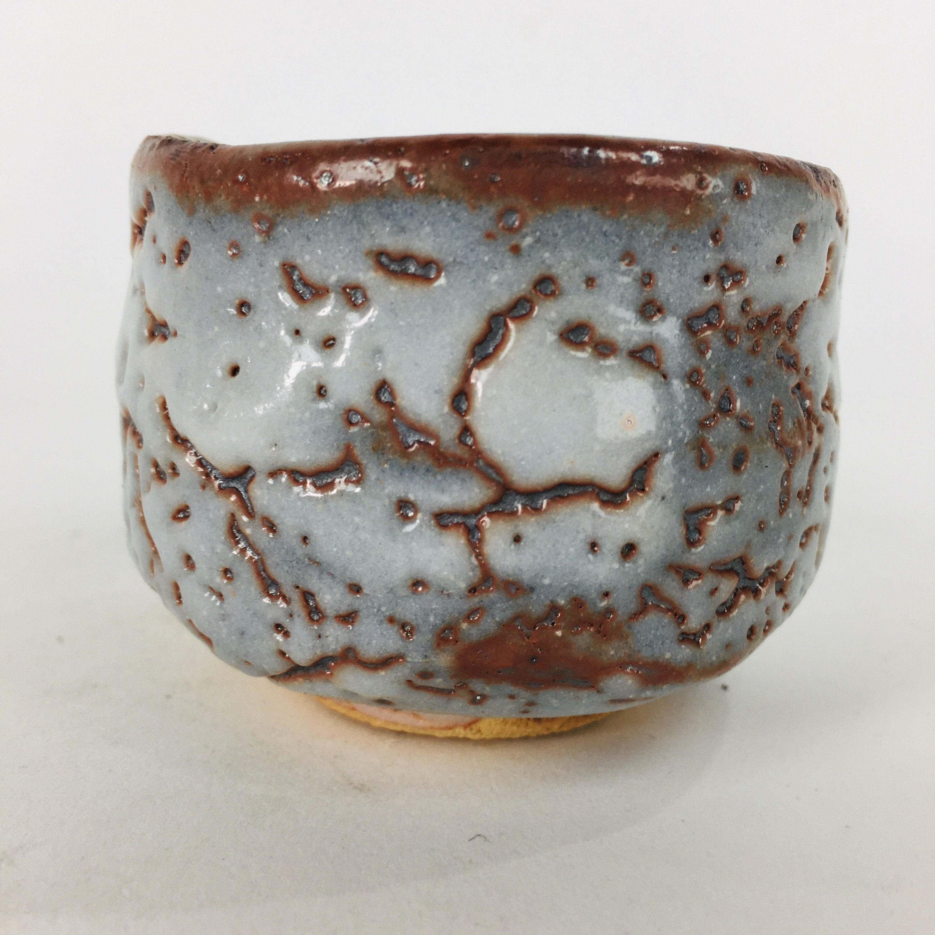 Japanese Ceramic Hagi Ware Sake Cup Vtg Guinomi Ochoko White Glaze GU908