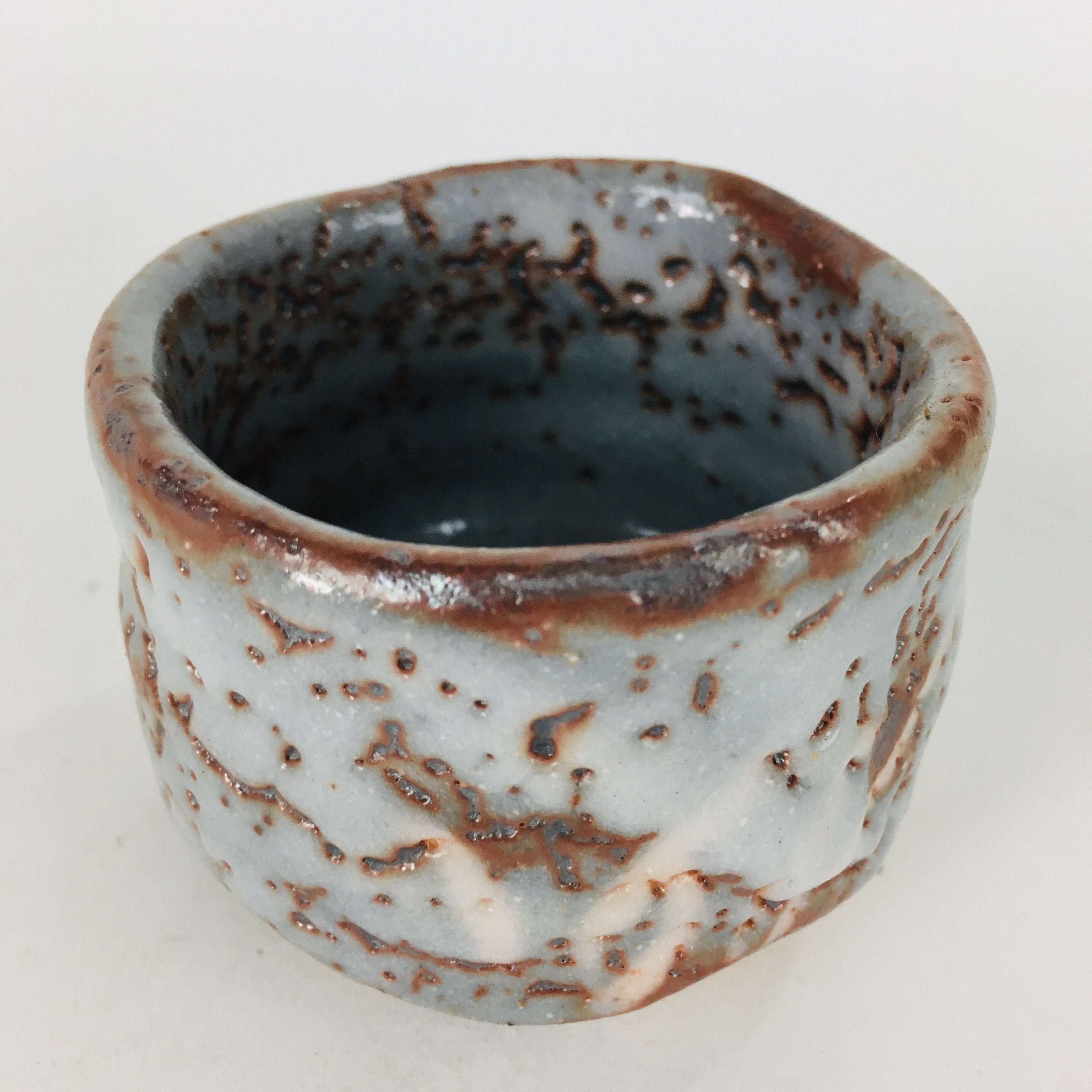 Japanese Ceramic Hagi Ware Sake Cup Vtg Guinomi Ochoko White Glaze GU908