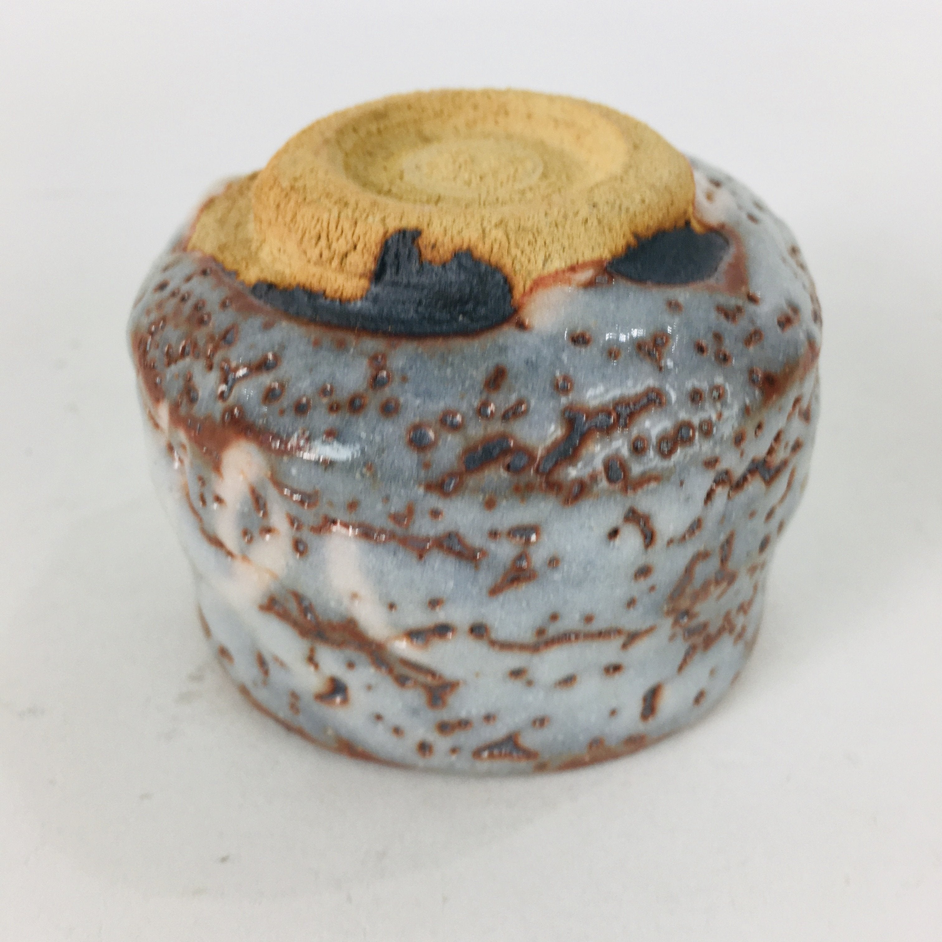 Japanese Ceramic Hagi Ware Sake Cup Vtg Guinomi Ochoko White Glaze GU908