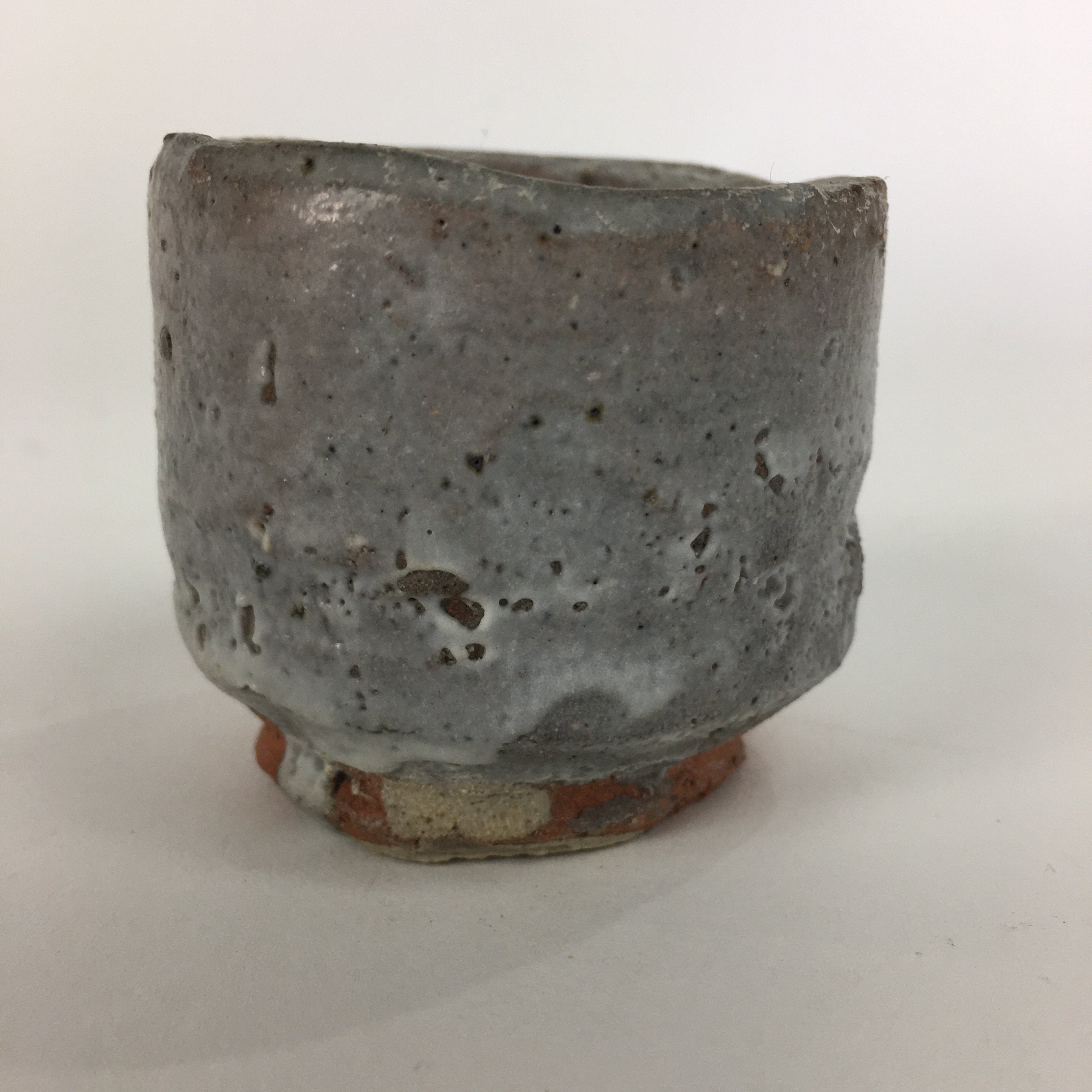 Japanese Ceramic Hagi Ware Sake Cup Vtg Guinomi White Red Clay Pottery GU975