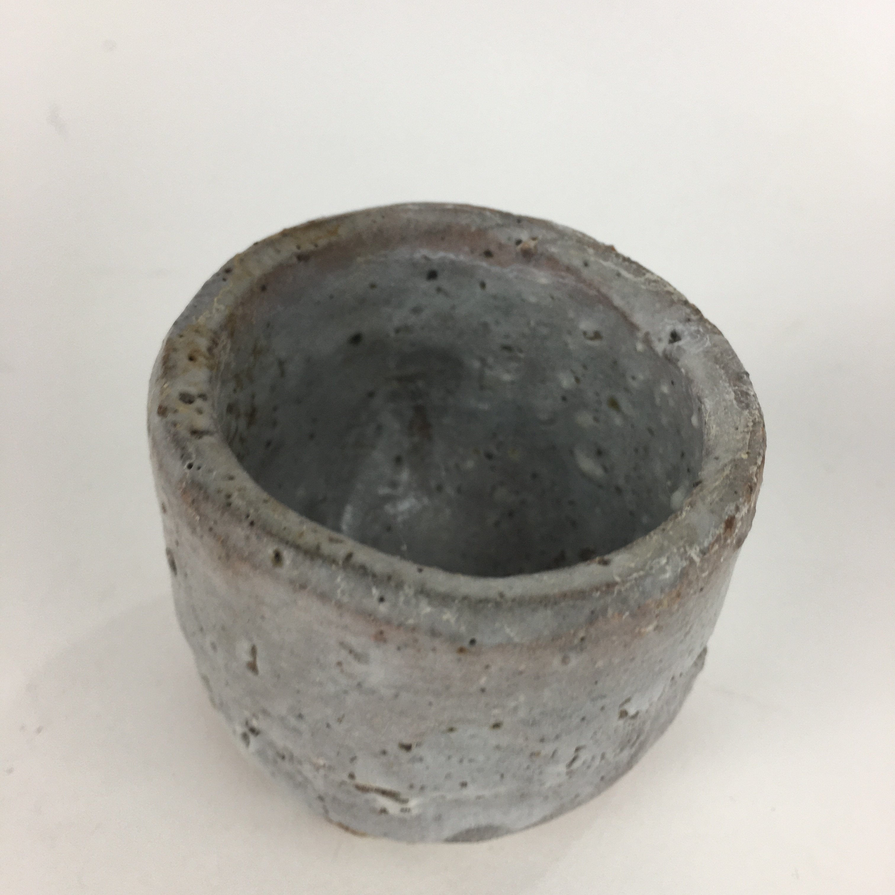 Japanese Ceramic Hagi Ware Sake Cup Vtg Guinomi White Red Clay Pottery GU975