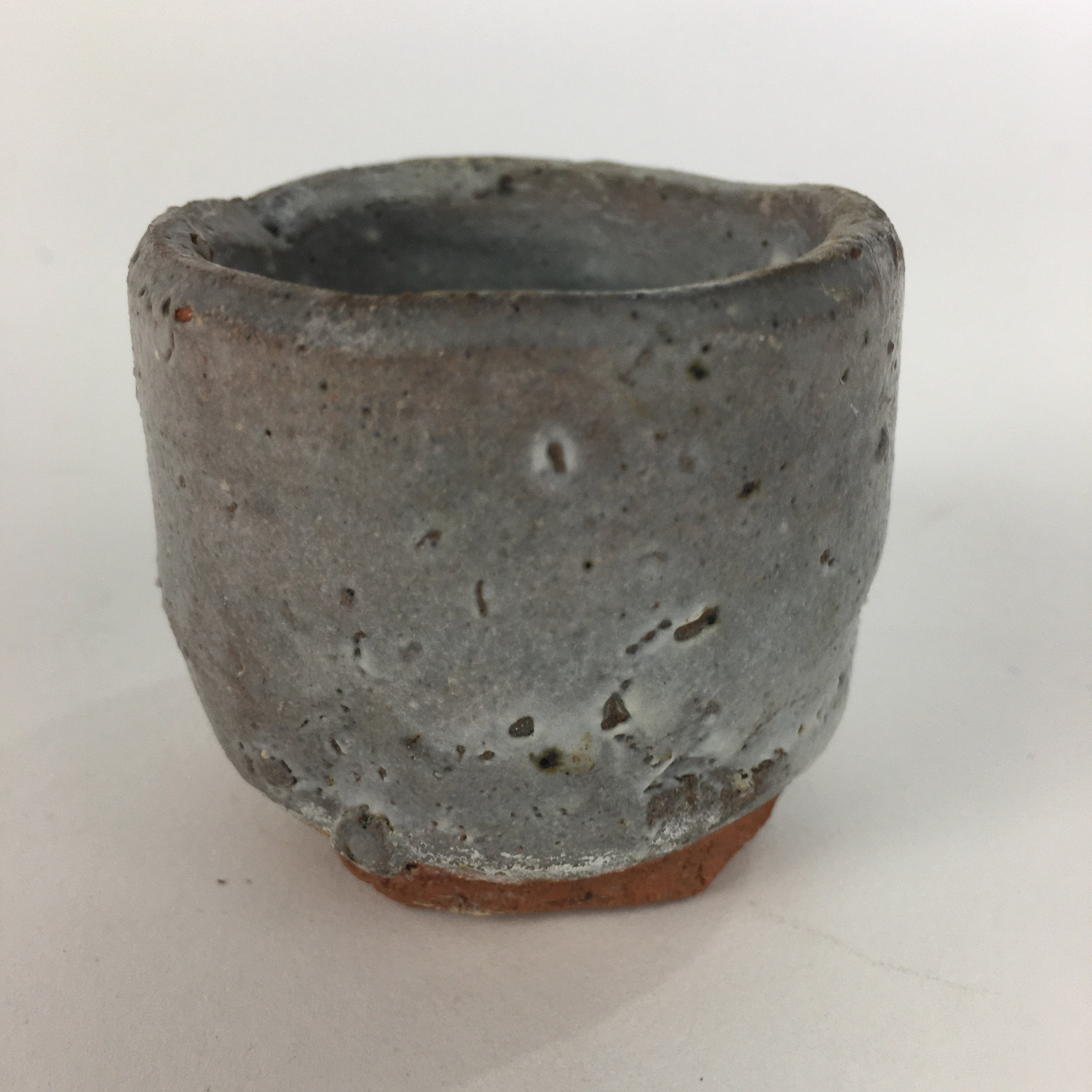 Japanese Ceramic Hagi Ware Sake Cup Vtg Guinomi White Red Clay Pottery GU975