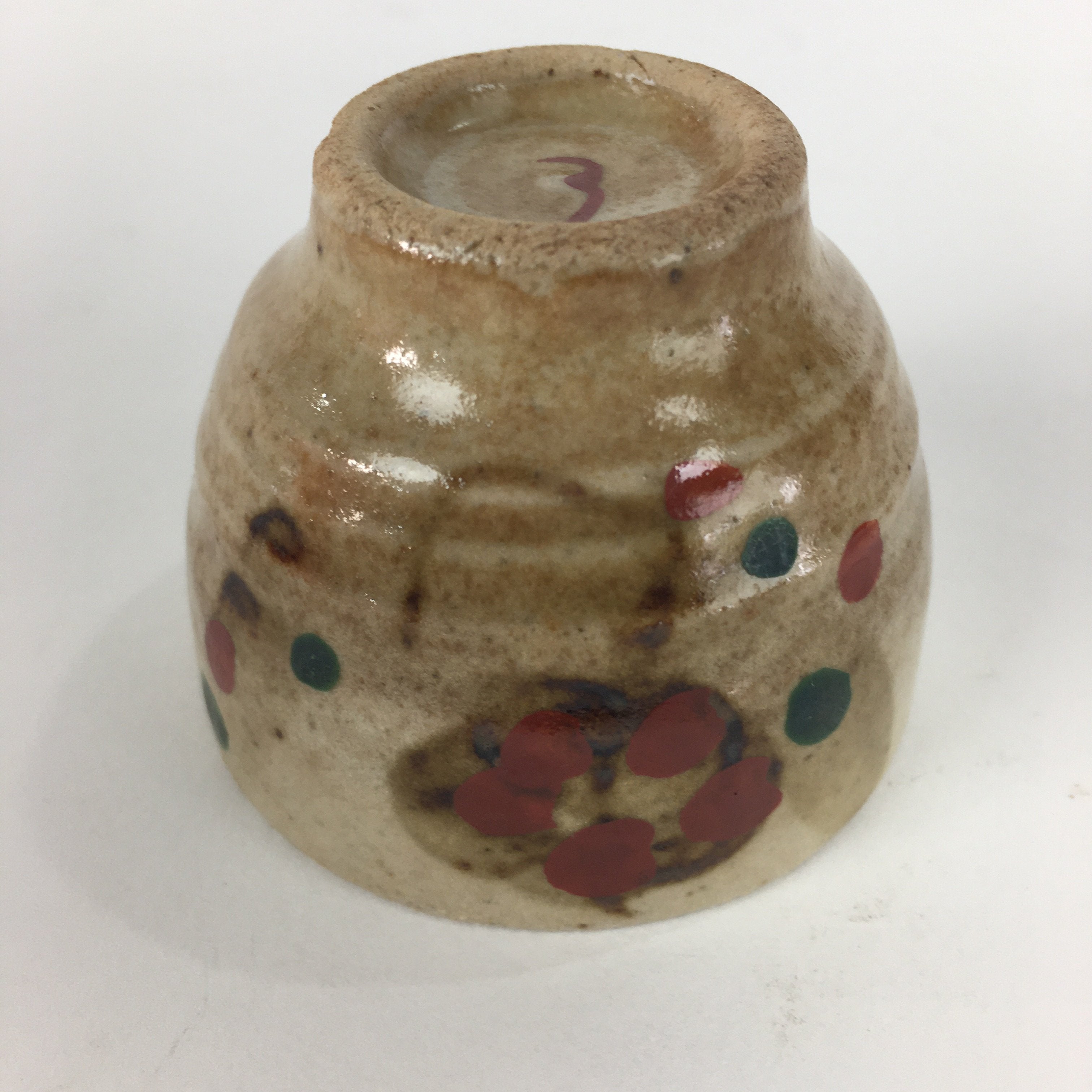 Japanese Ceramic Kutani Ware Sake Cup Vtg Guinomi Ochoko Beige Flower GU971