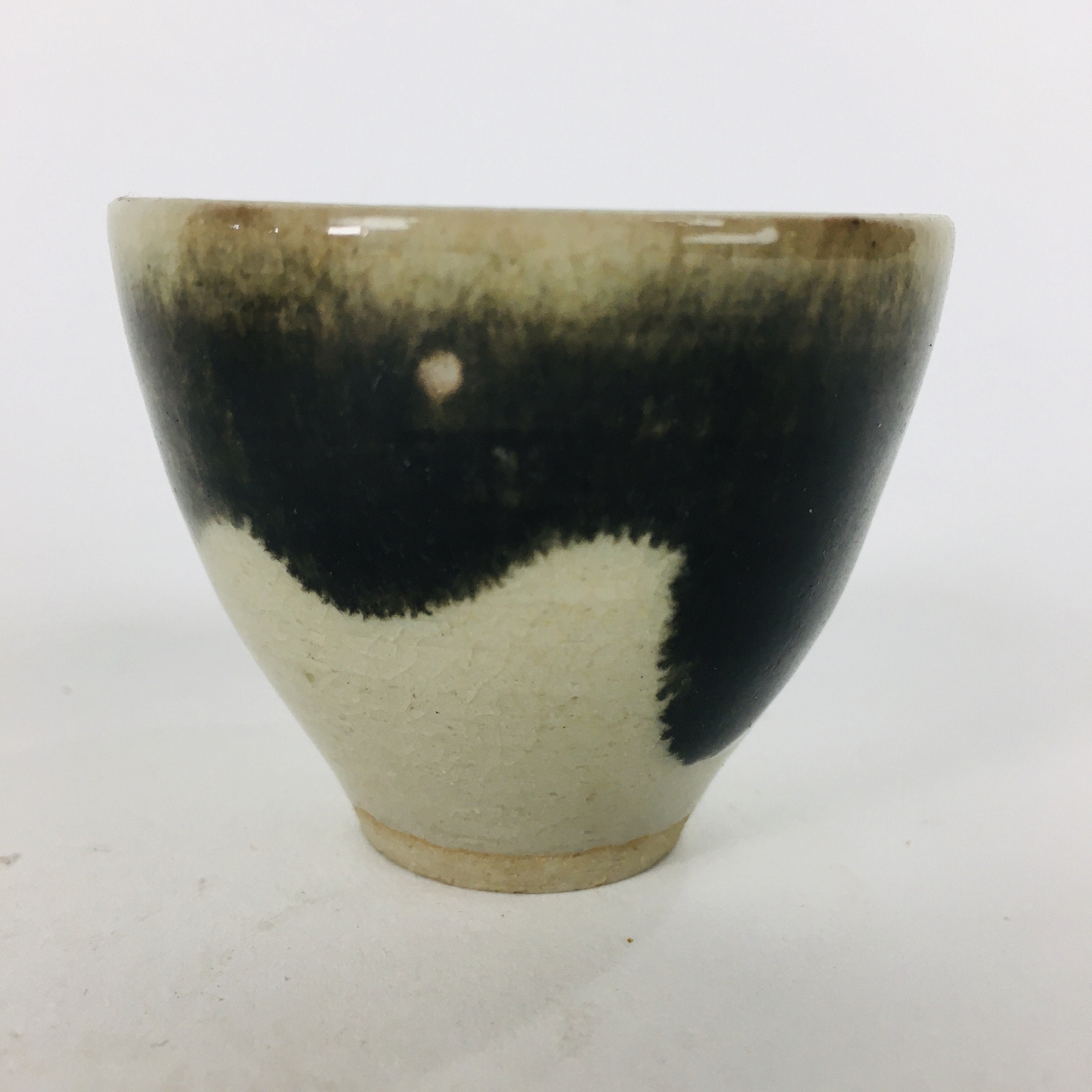 Japanese Ceramic Mino Ware Sake Cup Vtg Guinomi Ochoko White Green GU930